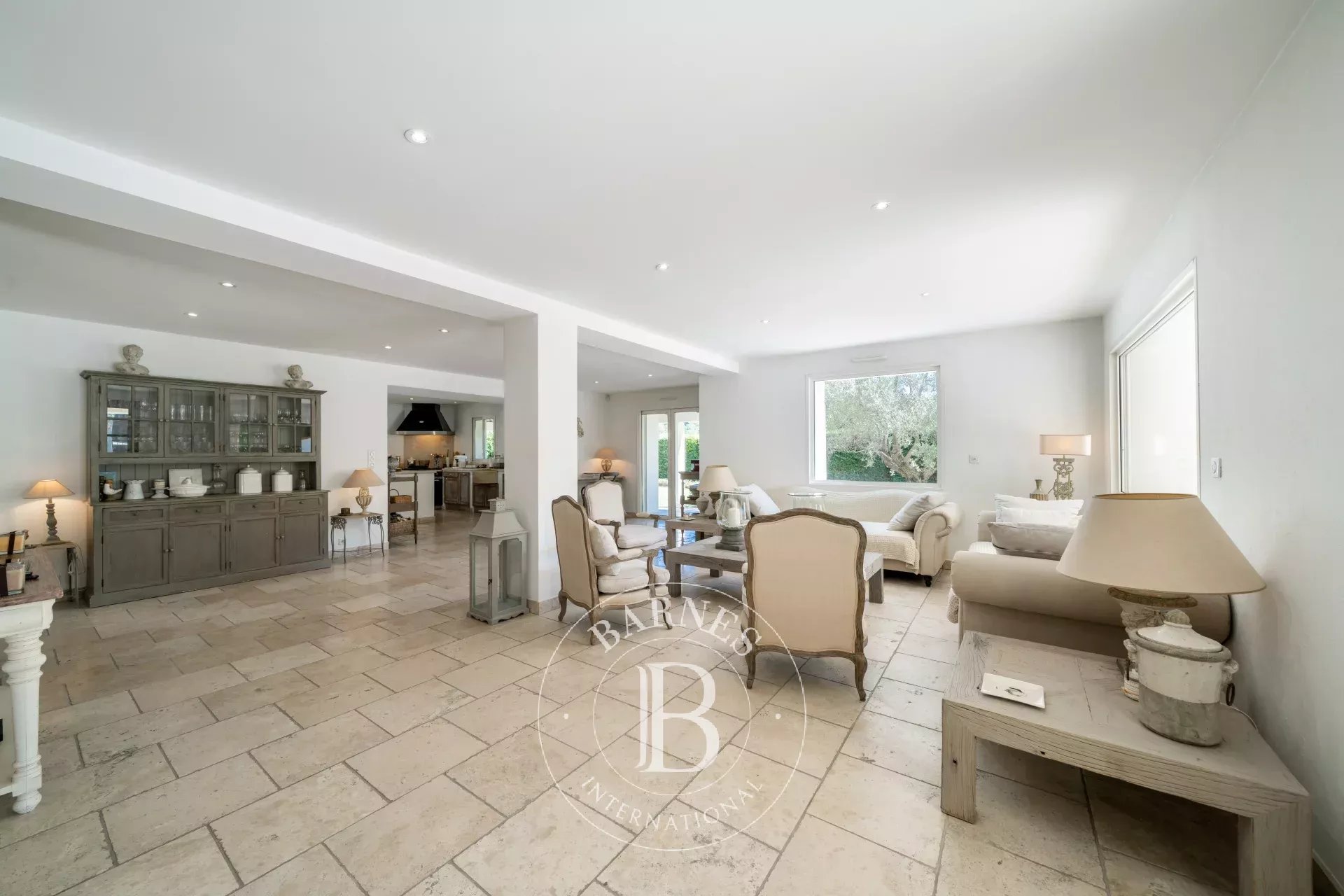 Ev Mougins - picture 10