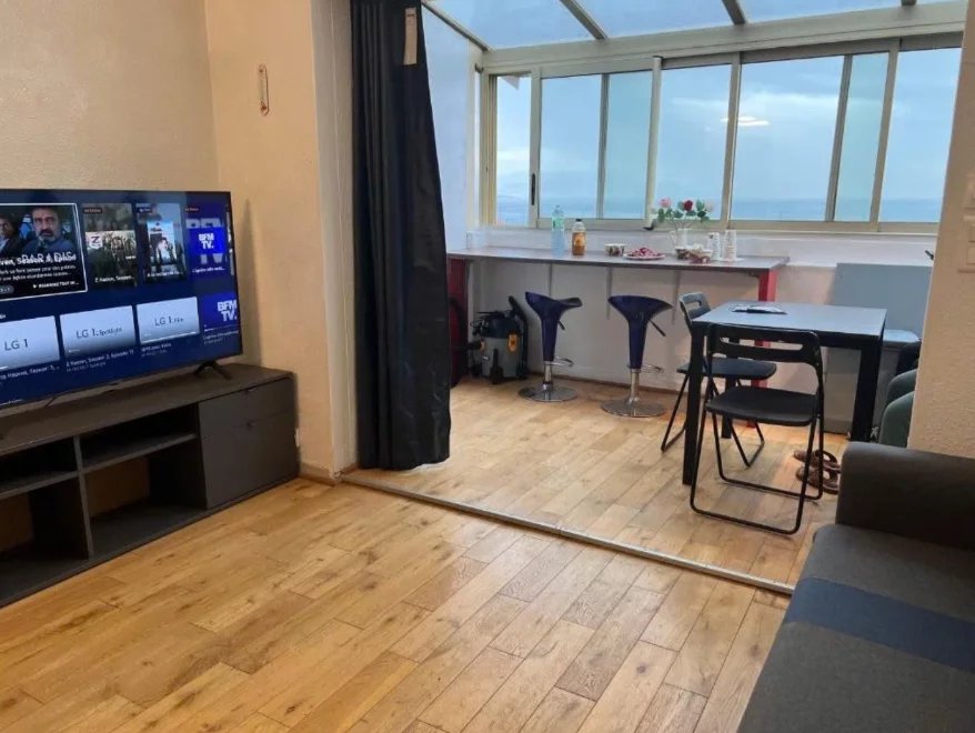 Charming 2-Room Apartment with Sea View in Antibes