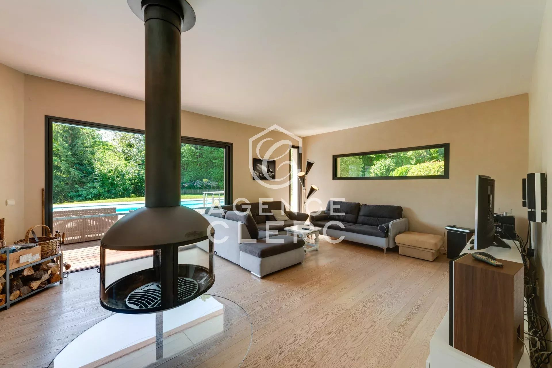 6 Bedroom Villa/Townhouse's Image 17