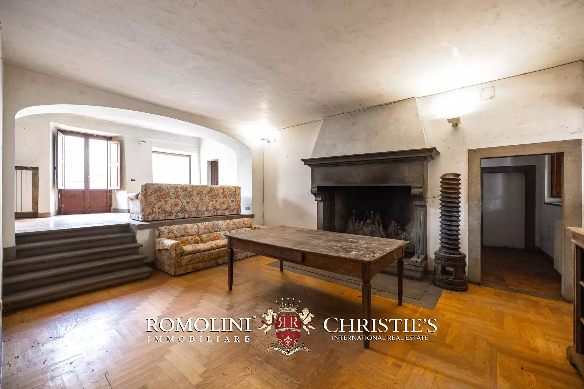 7 Bedroom Villa/Townhouse's Image 24