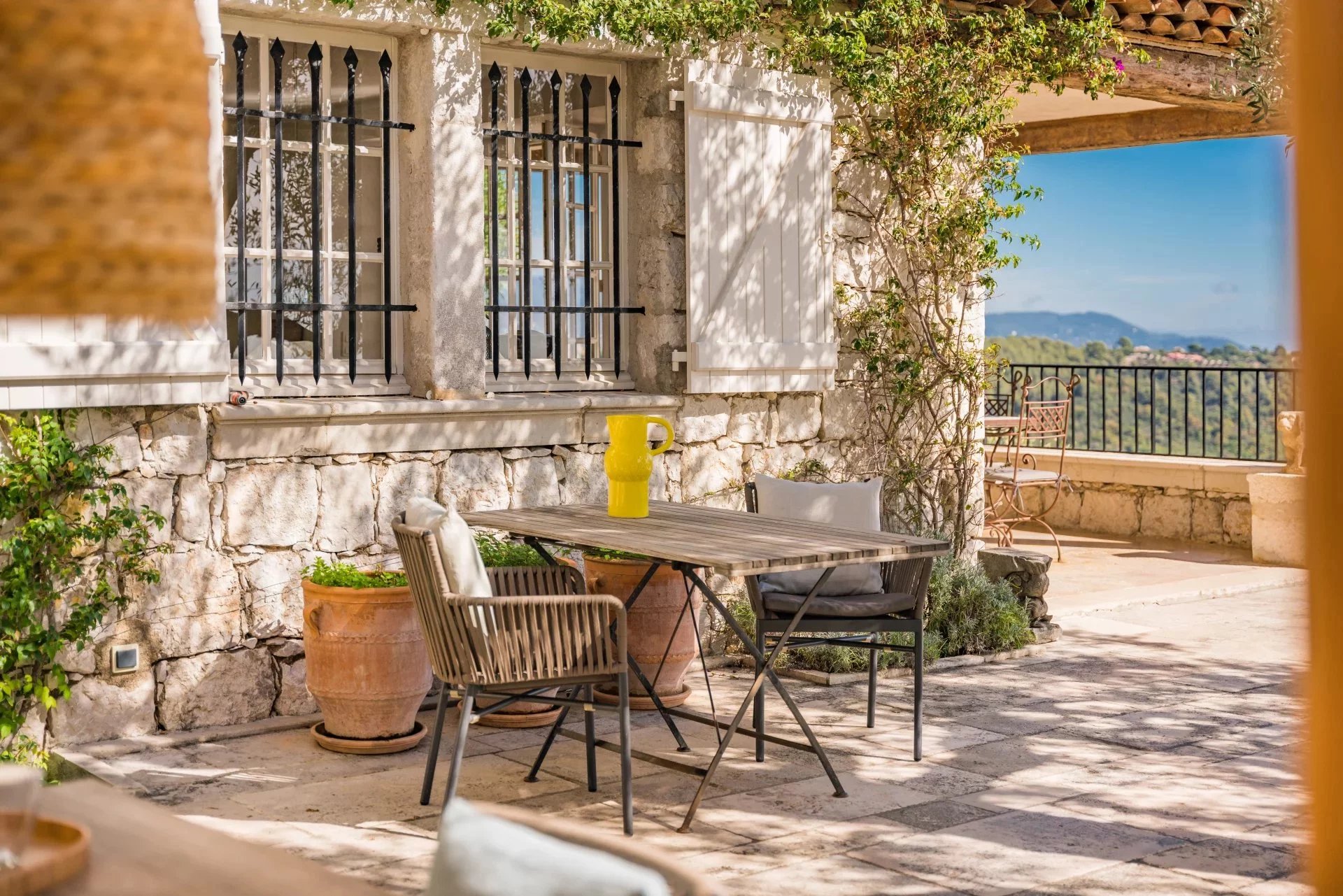  Image of Villa - 6 Bedrooms for Sale in Alpes-Maritimes-Vence-France, Image 7