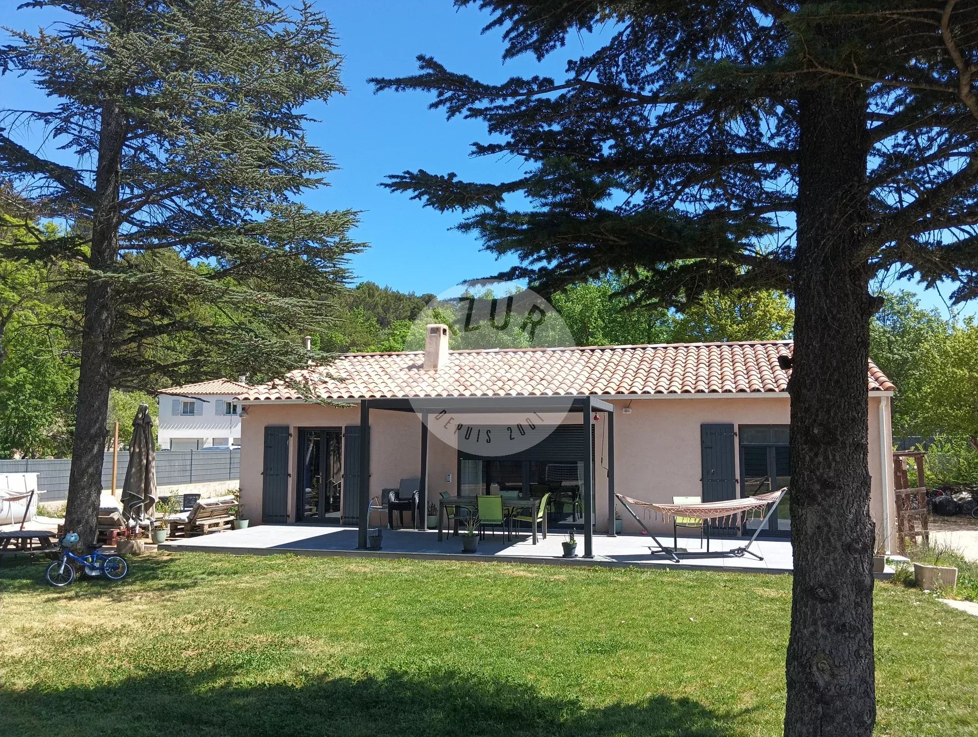 Agence immobilière de 