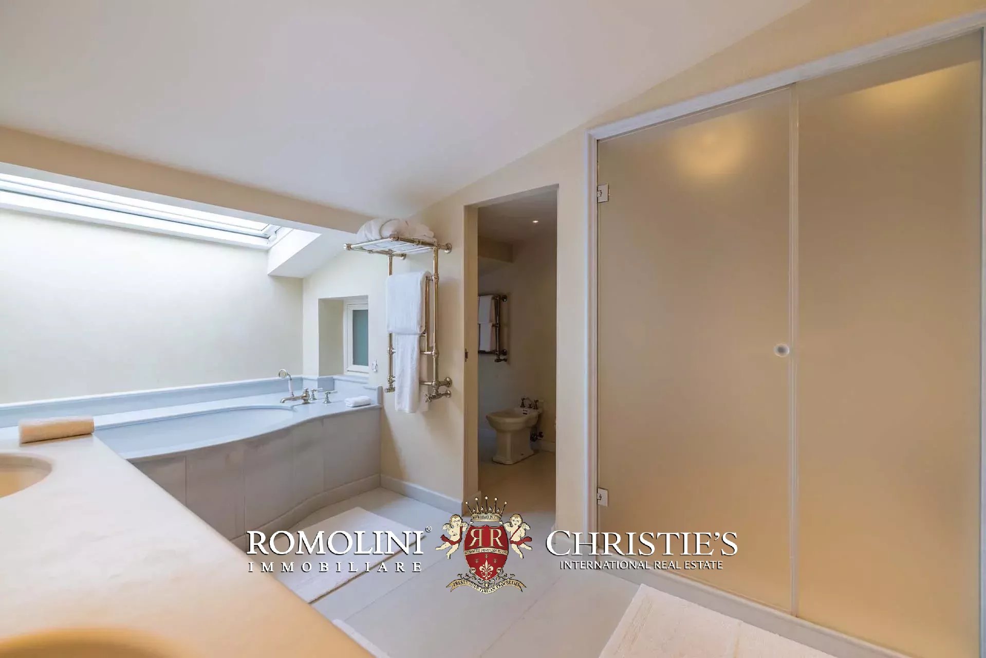 16 Bedroom Villa/Townhouse's Image 53