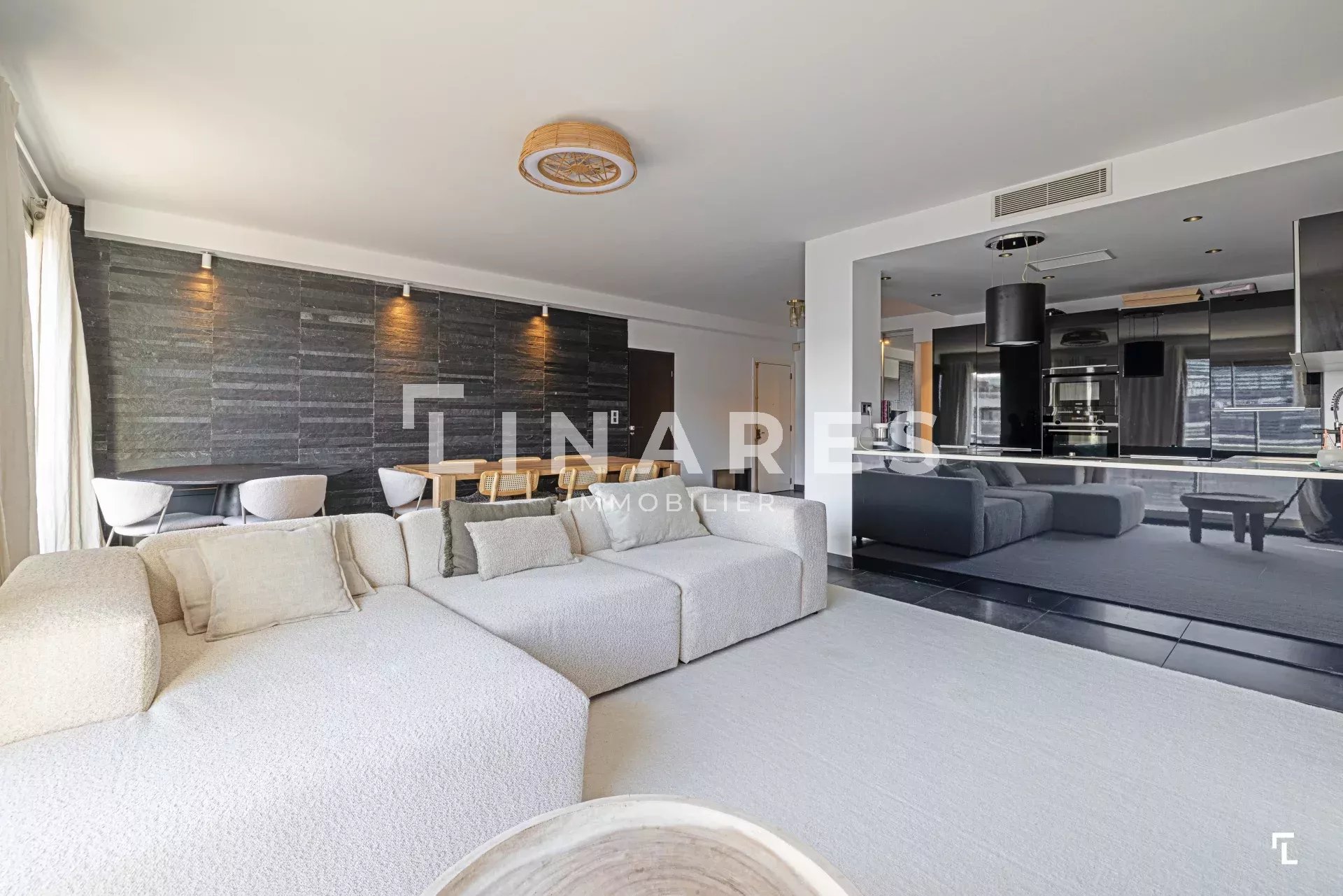 Appartement à vendre T4/5 de 121m2 + Terrasse - 13008 Marseille