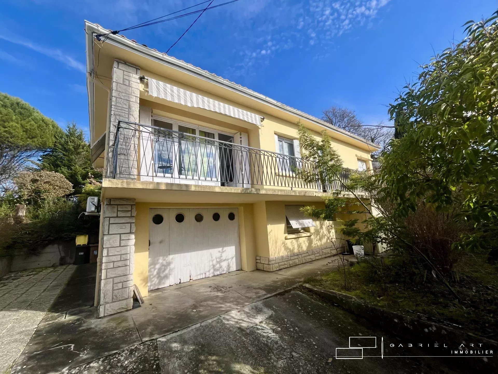 Agence immobilière de 