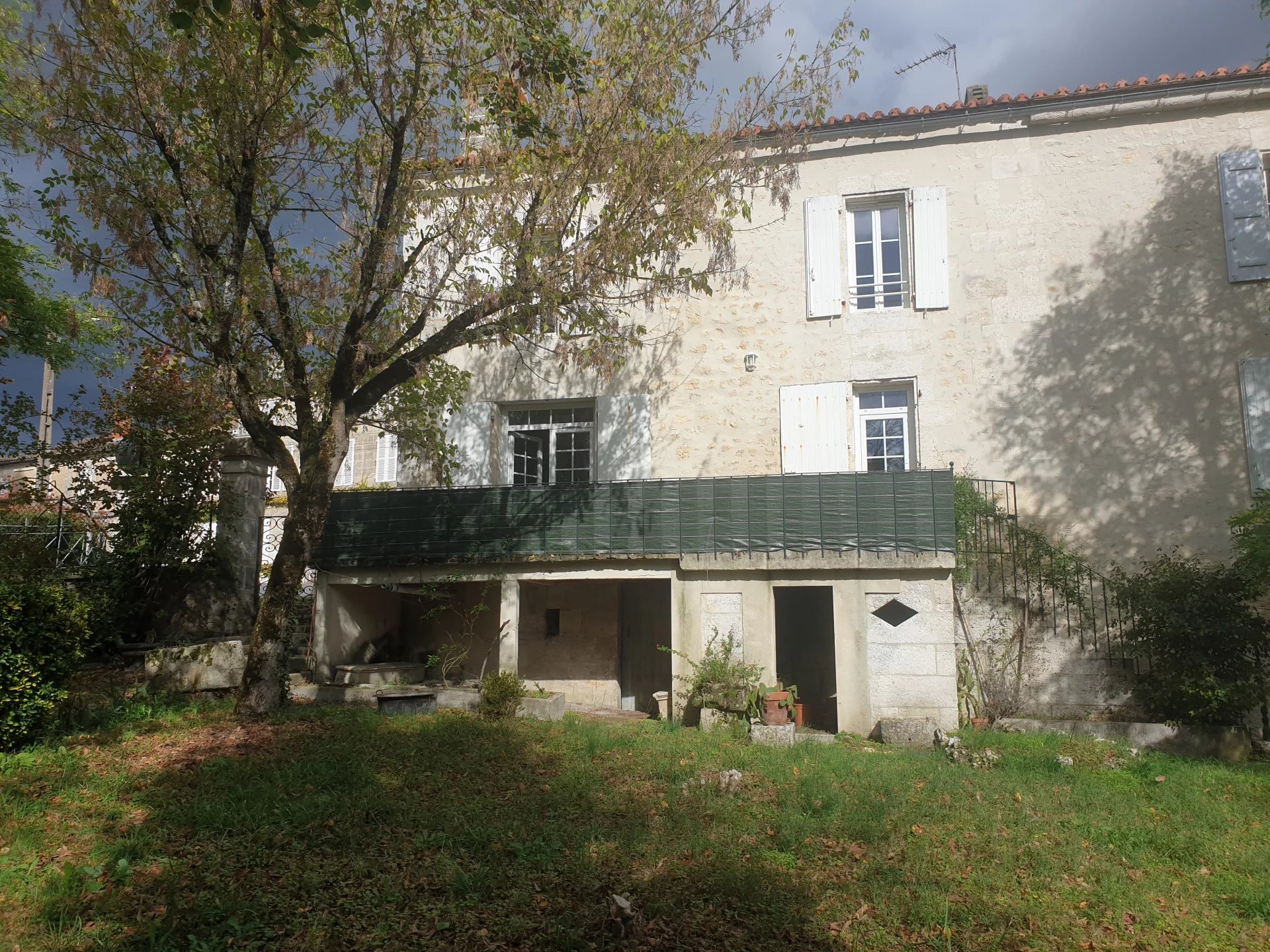 Vente Immeuble Mouthiers-sur-Boëme