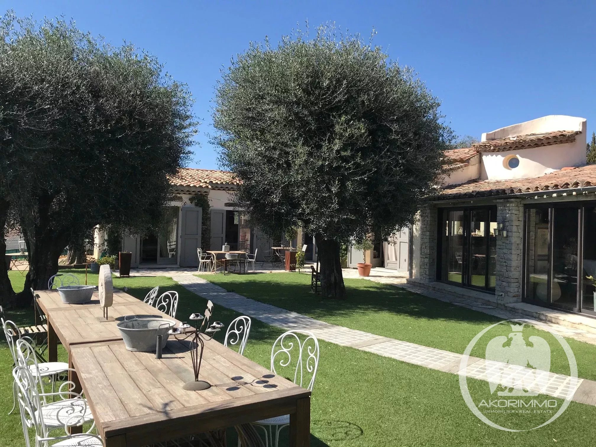 Casa  - 6 stanze  - 208.0 m2 -