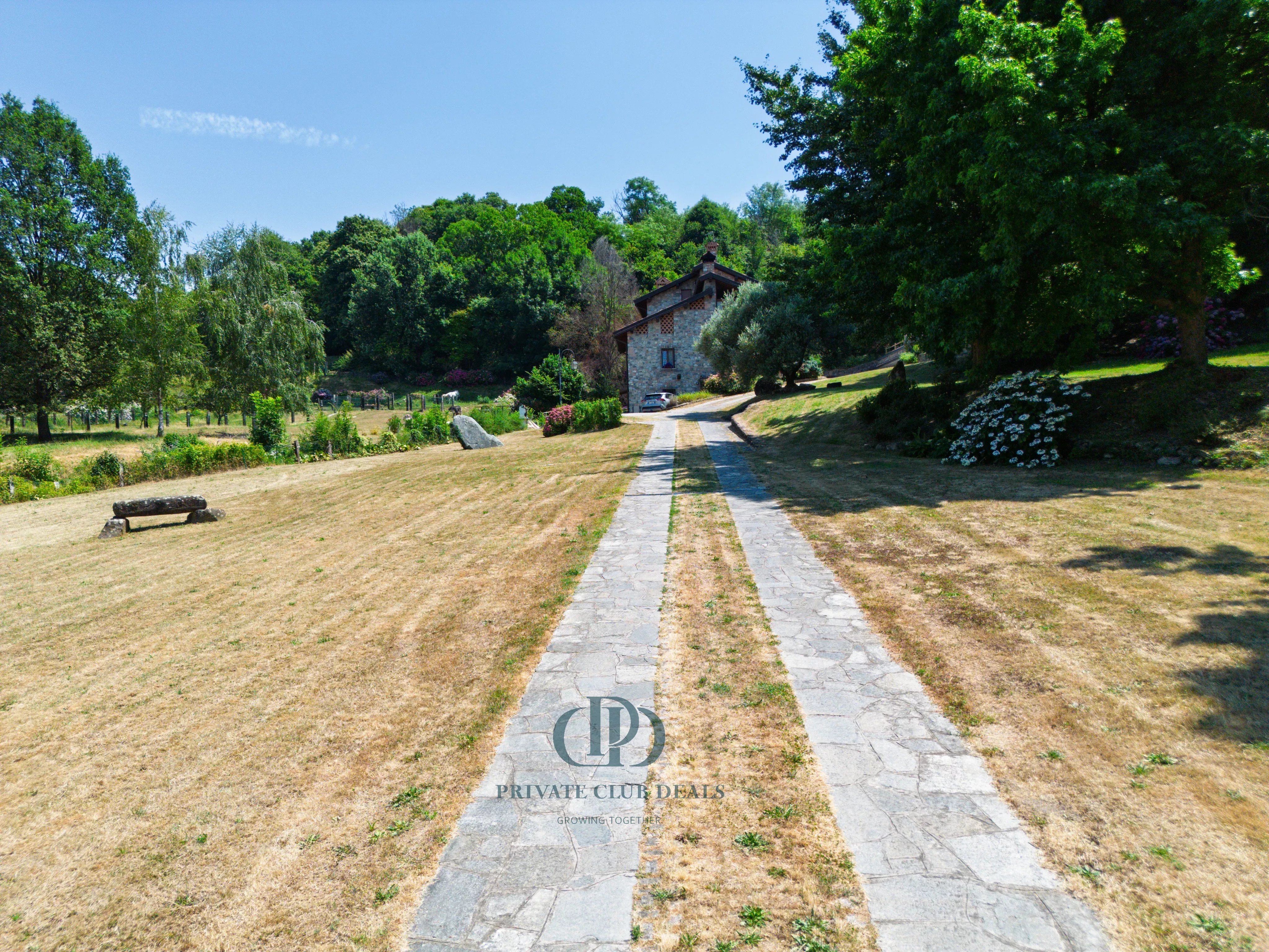 Villa Dolzago - picture 18
