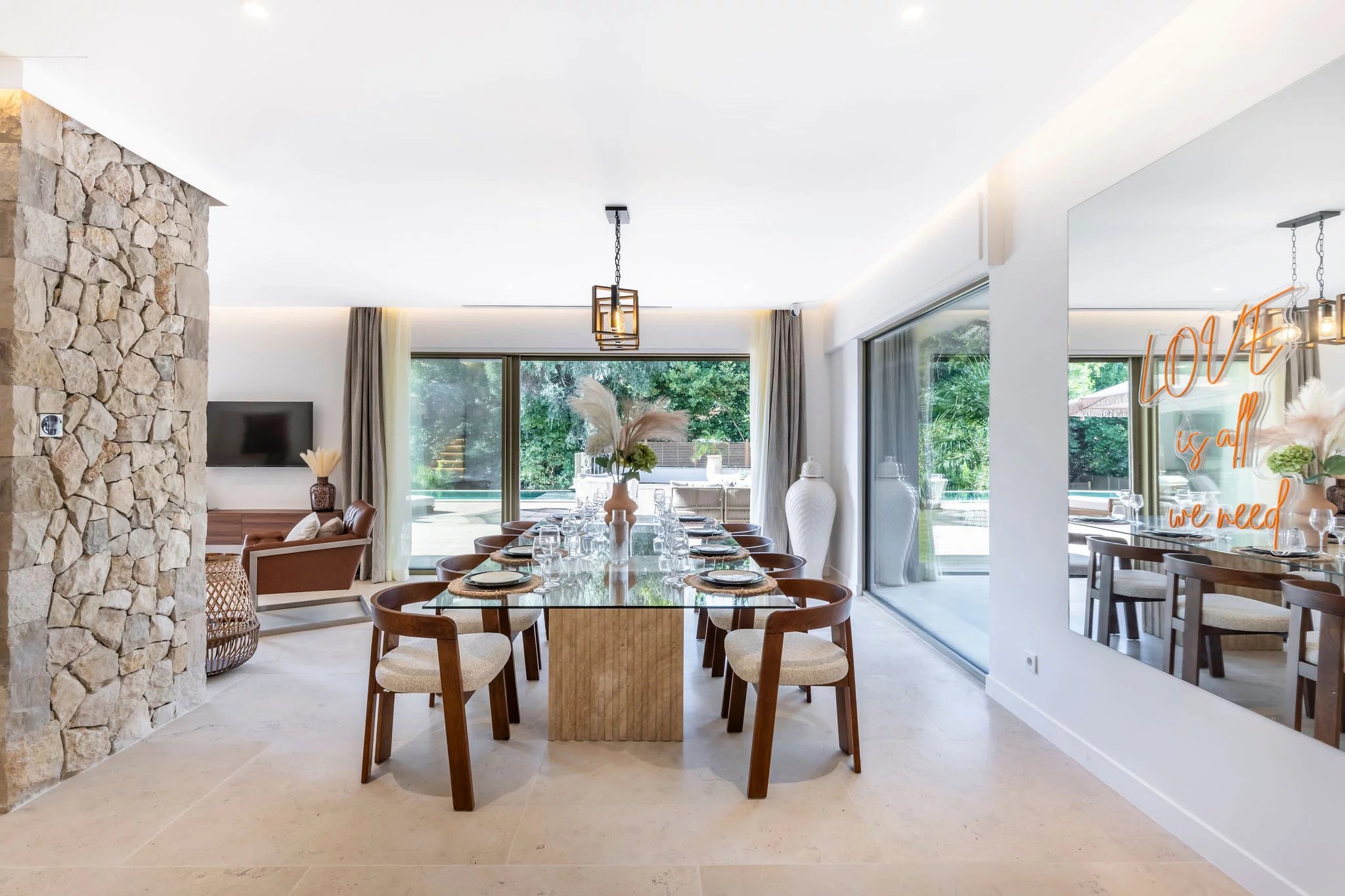 Image of Villa - 5 Bedrooms for Sale in Alpes-Maritimes-Cannes-France, Image 4