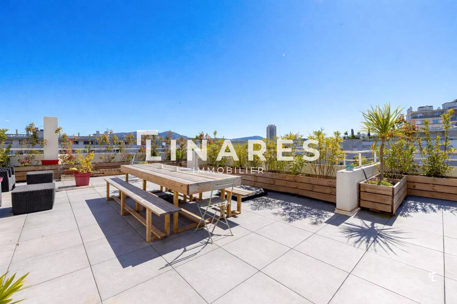 CIEL ROOFTOP - Appartement duplex T7 de 169m2 - Studio - Rooftop - Vue panoramique - 13008 Carré d'or