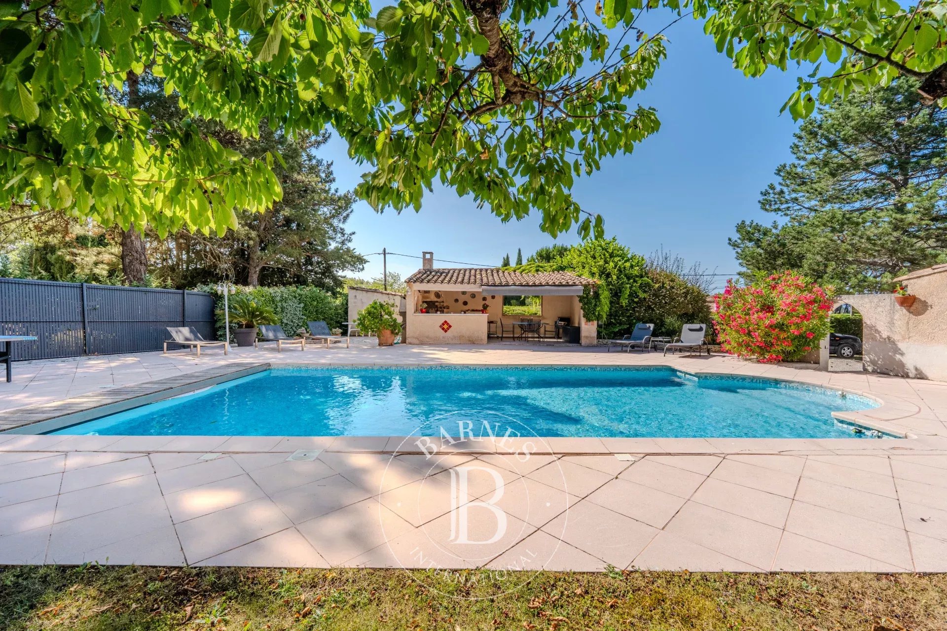 Ev Venelles - picture 11