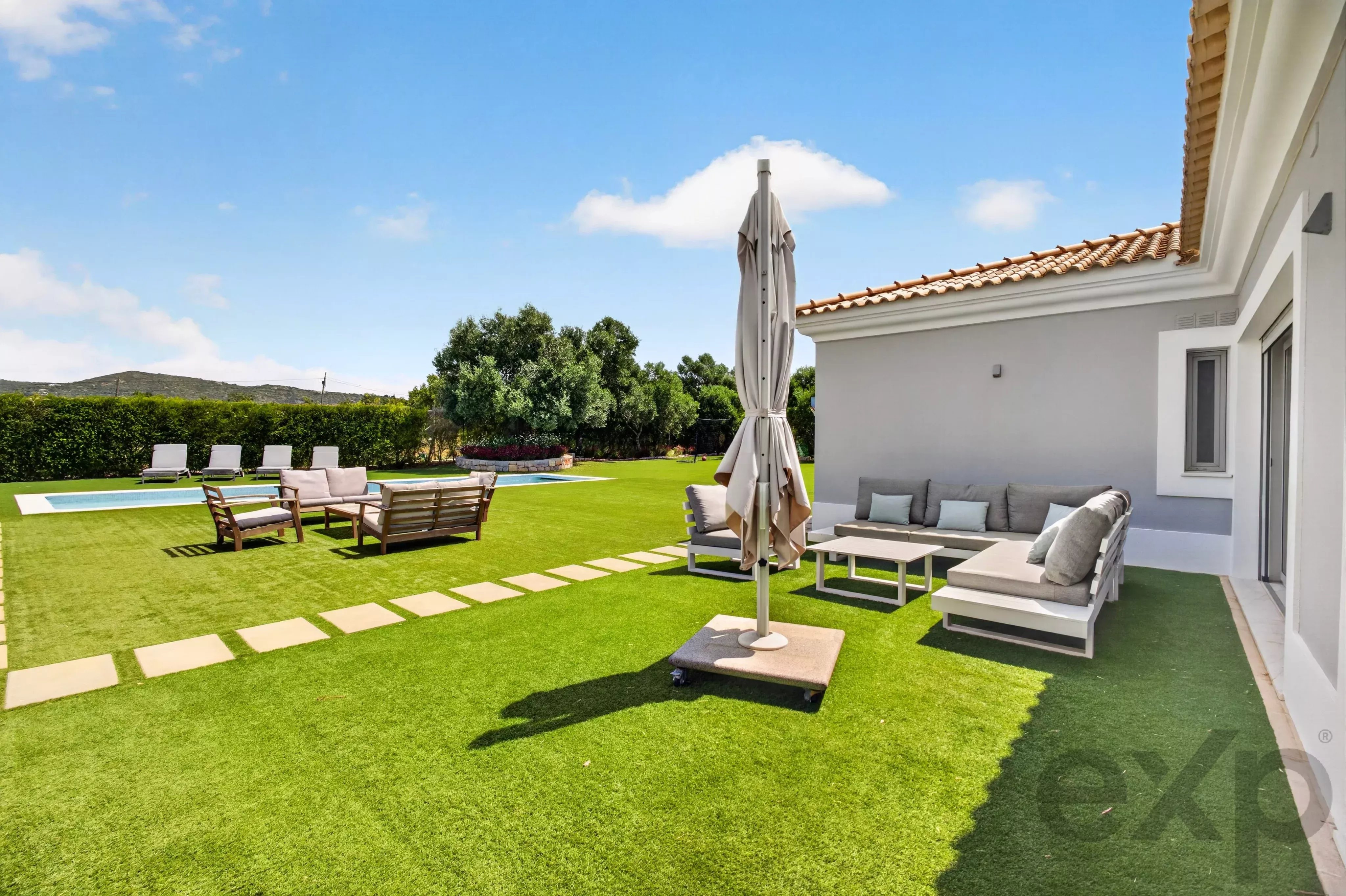 Luxury Single-Story Villa | 250 m² | 4 Bedrooms + Office | Private Pool | 2+ hectares | Vale da Rosa, Estoi, Faro 87037283 image 3