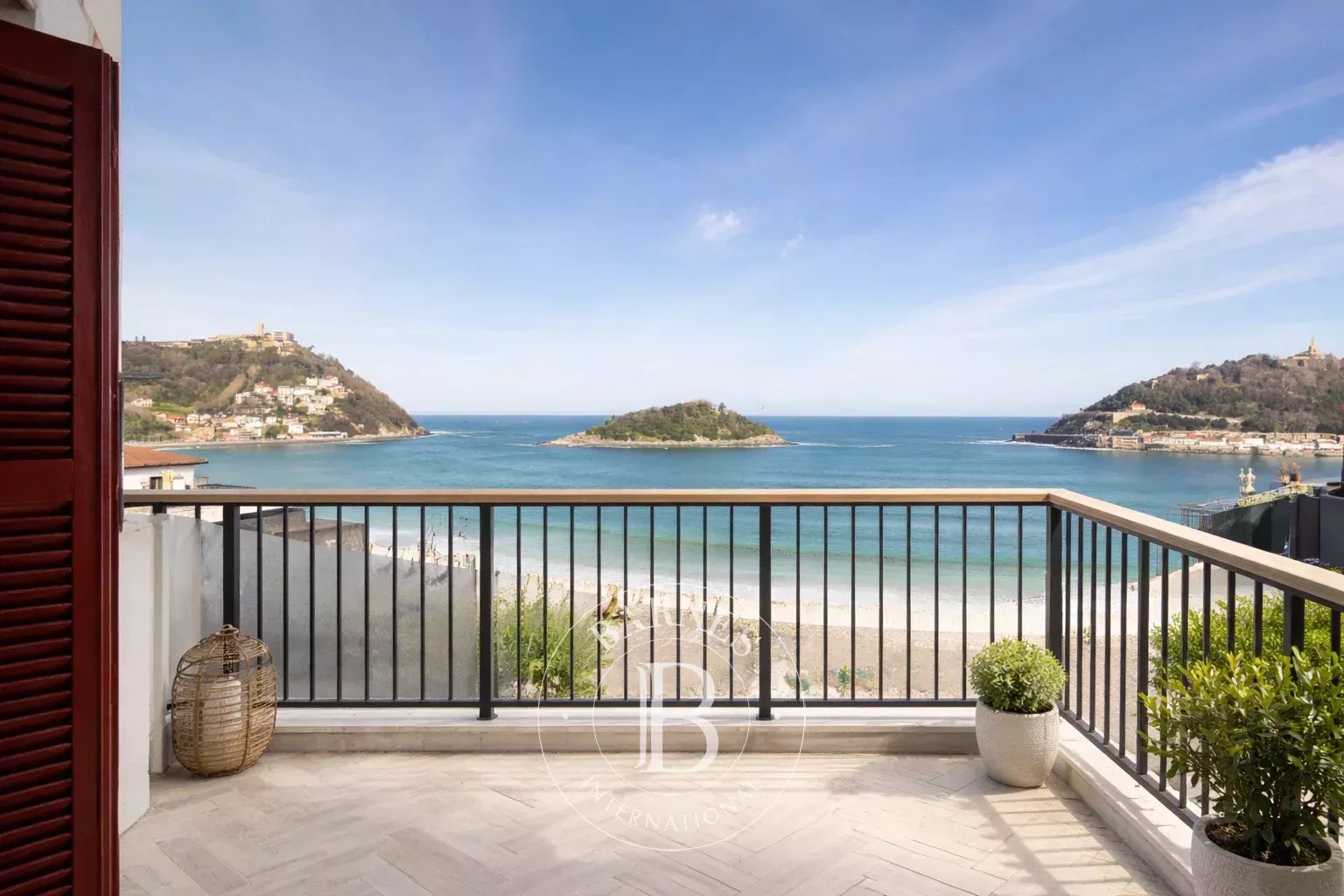 SAN SEBASTIÁN - Encantadora villa con espectaculares vistas panorámicas a la concha