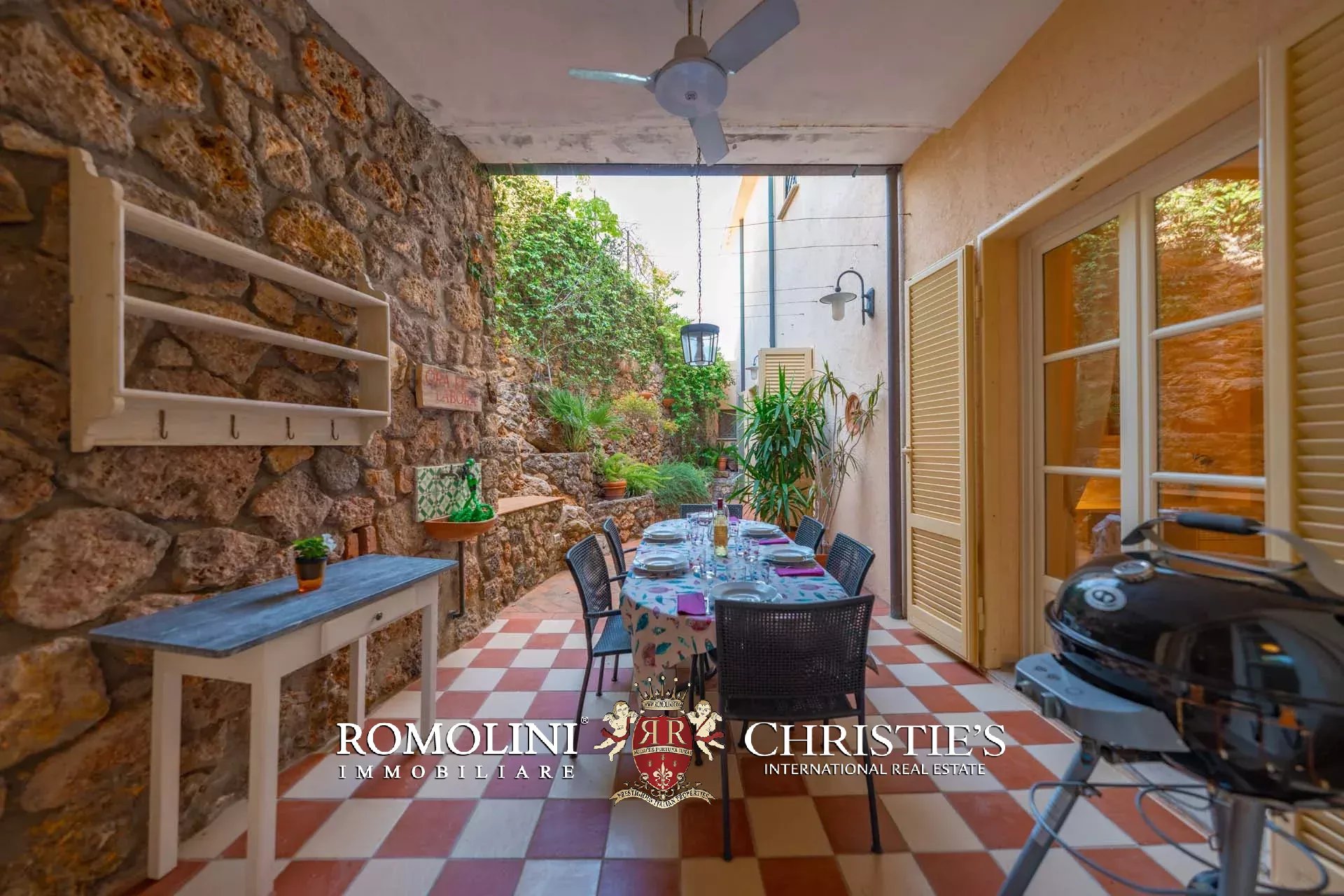 11 Bedroom Villa/Townhouse's Image 60