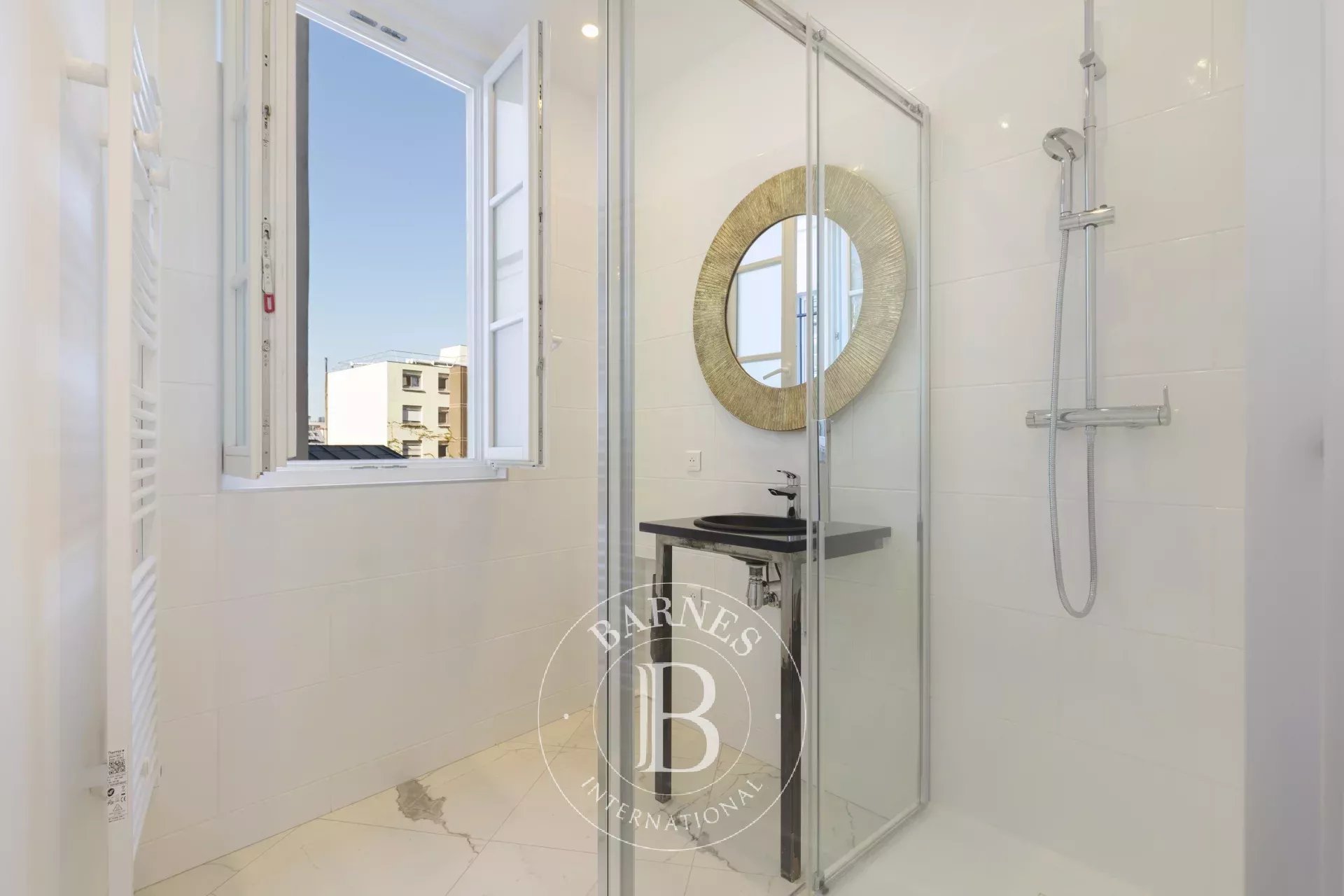 Daire Paris 10ème - picture 12