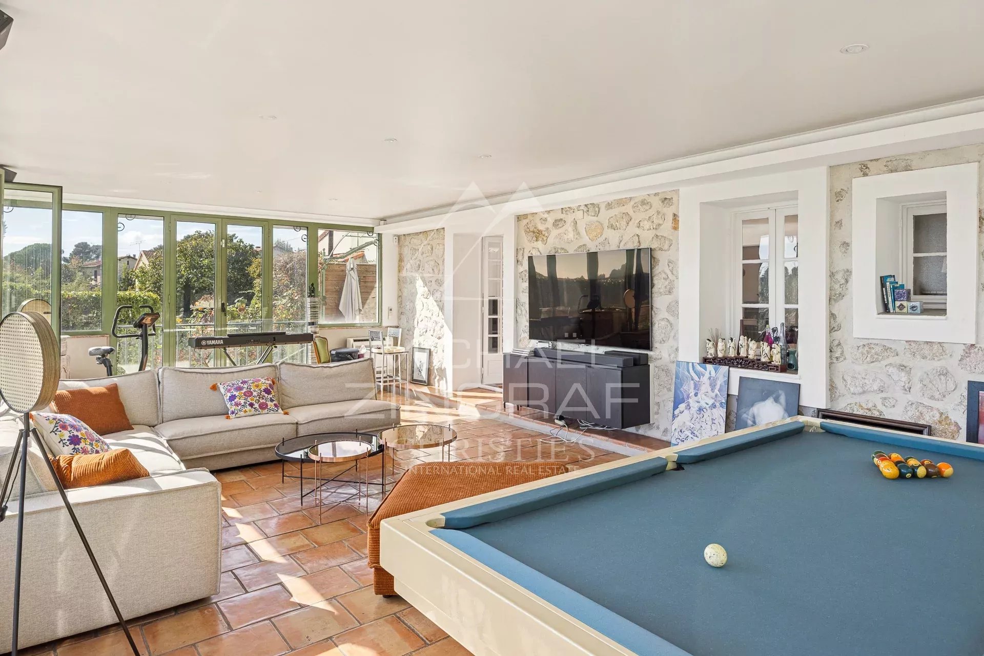 5 Bedroom Villa/Townhouse's Image 4