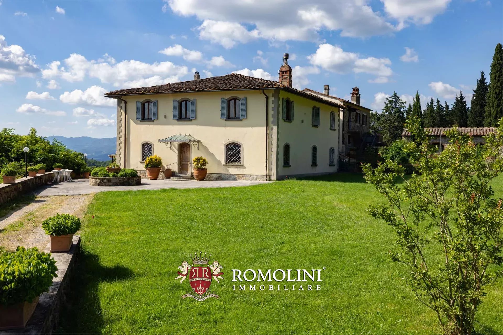 14 Bedroom Vineyard's Image 12