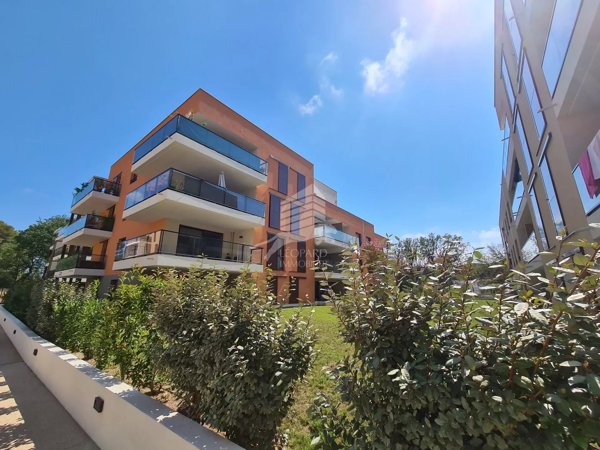 Agence immobilière de 