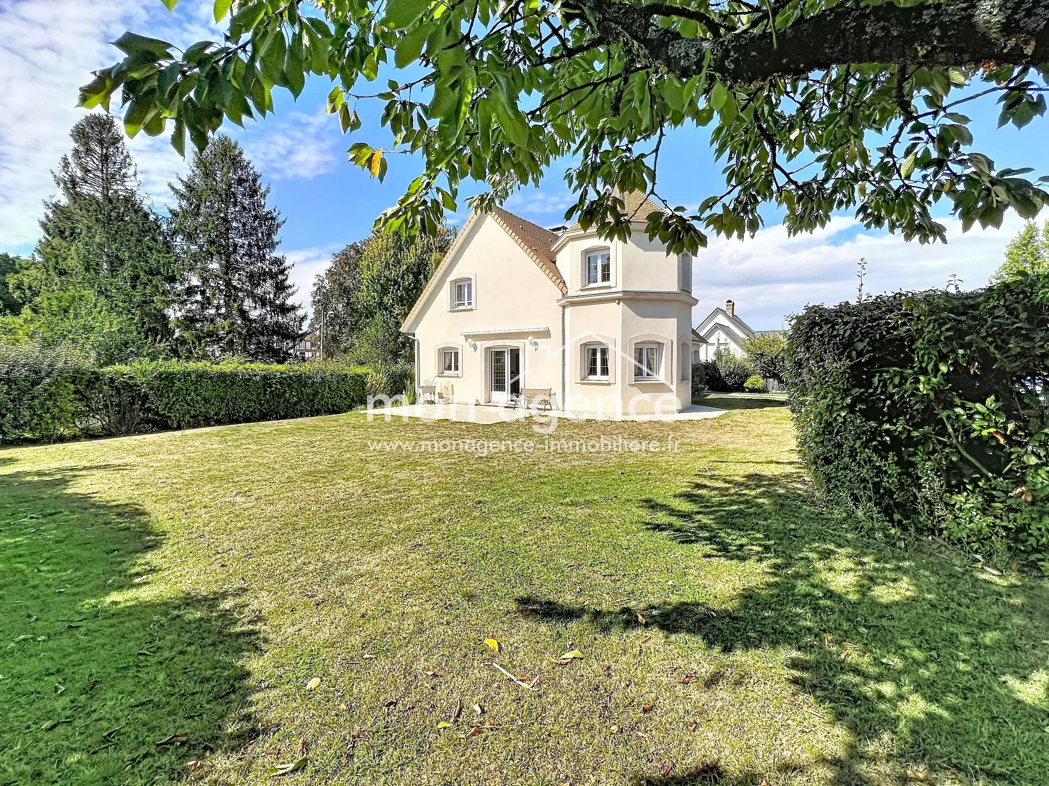 A Quincampoix 76230 Maison 6 pièces à vendre