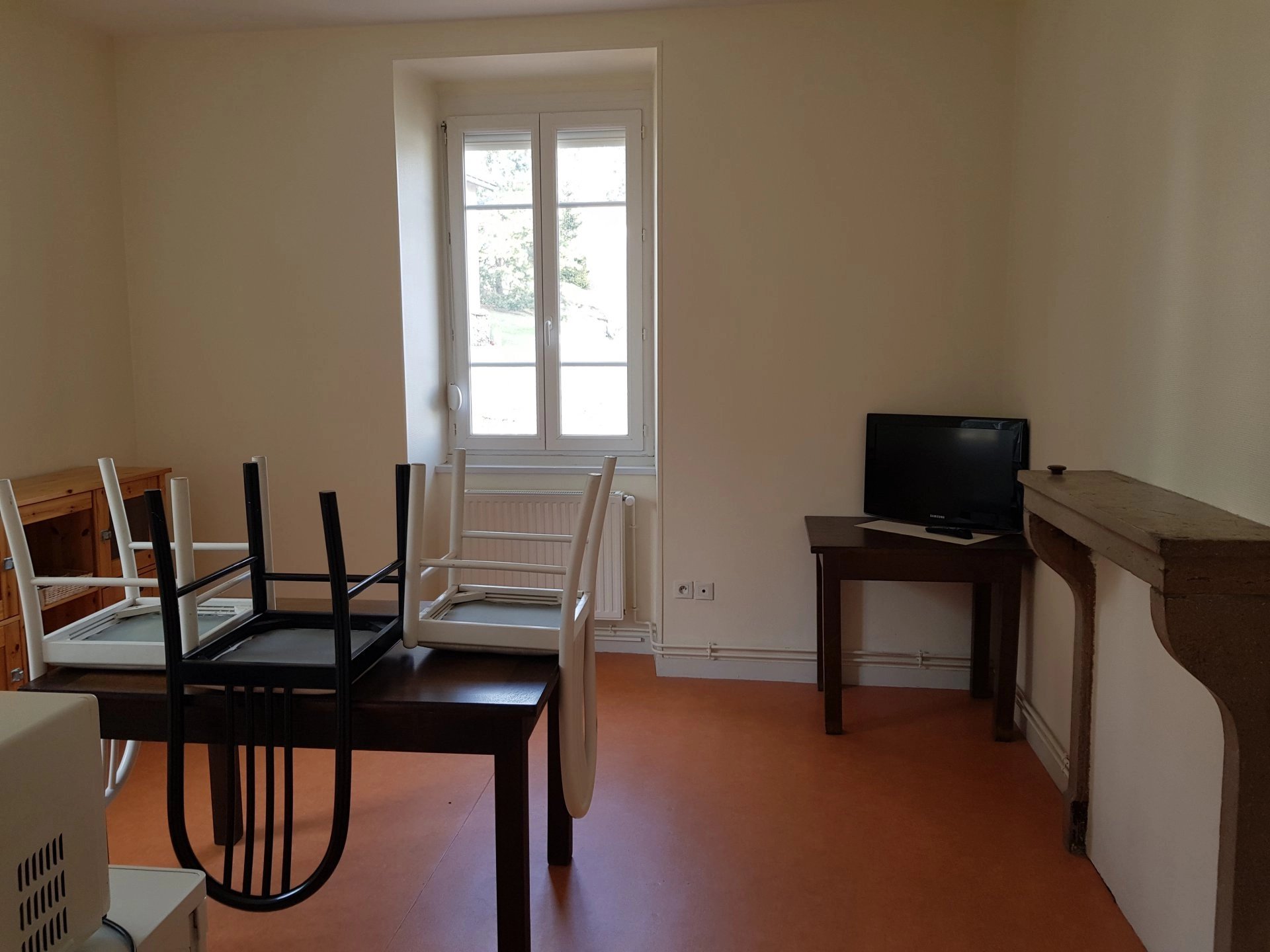 Salle à manger Lumière naturelle Moquette