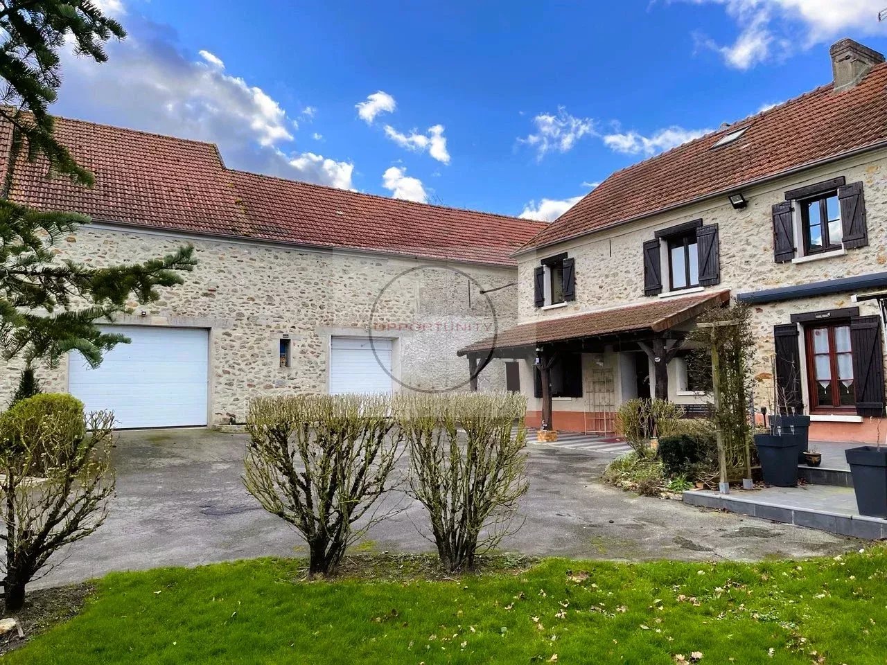 Maison type longère  de 10 pièces et Dépendance — photo 4
