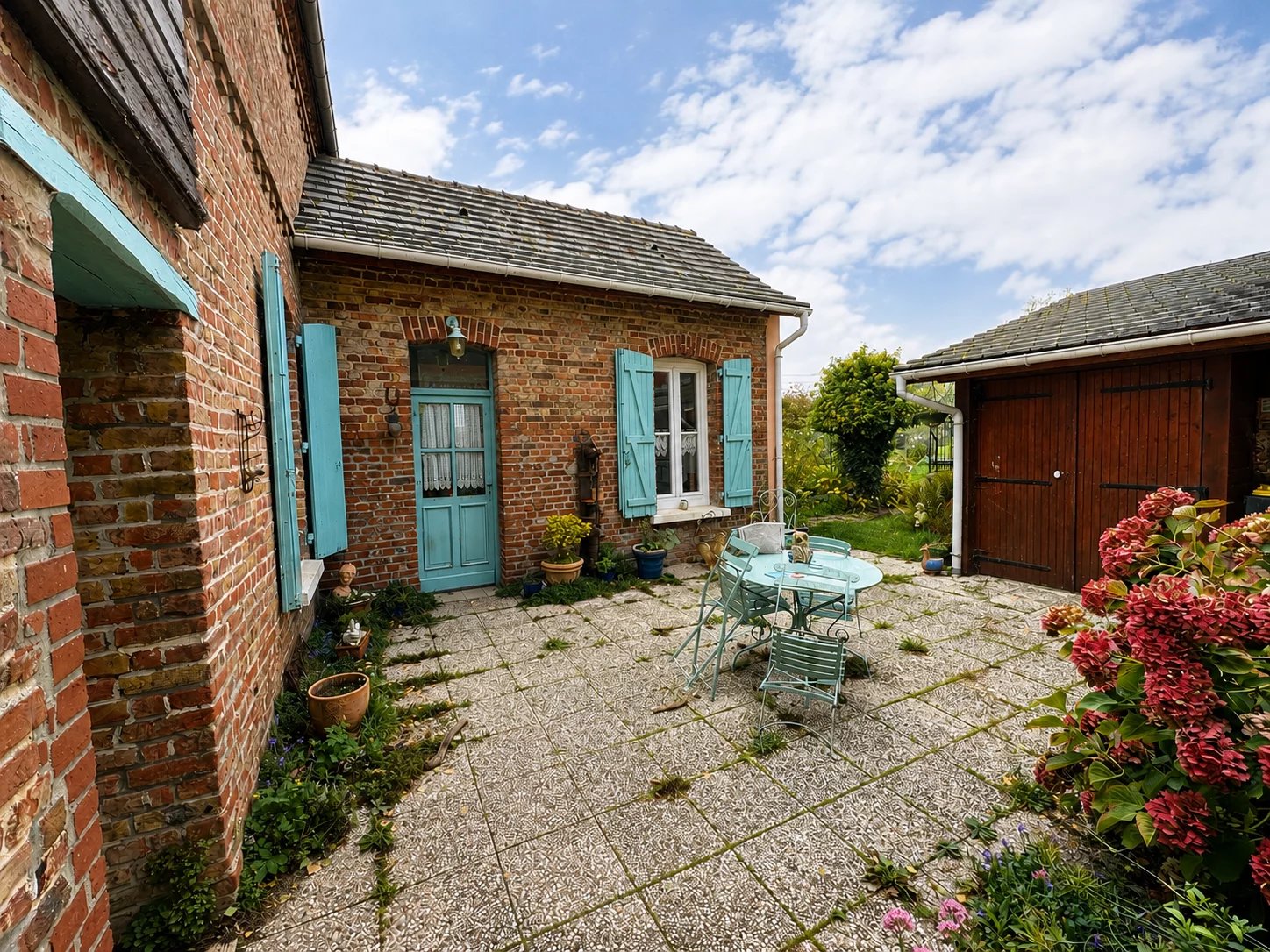 EXCLUSIVITÉ – MAISON DE PAYS SUR MAGNIFIQUE JARDIN DE 1 600 M² – 3 CHAMBRES — photo 4