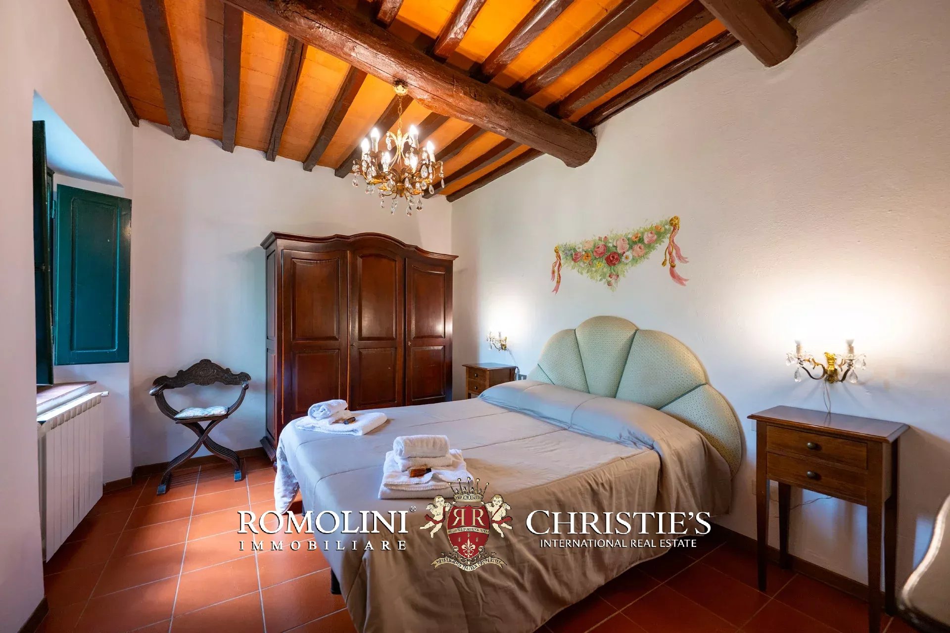13 Bedroom Villa/Townhouse's Image 23