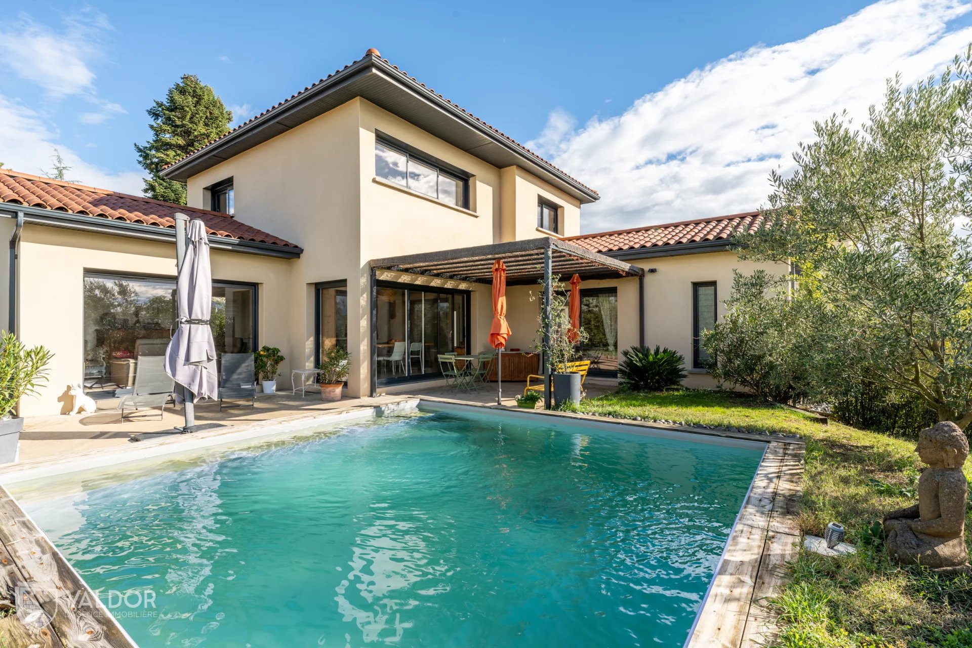 Maison contemporaine de 2017 avec vue dégagée
