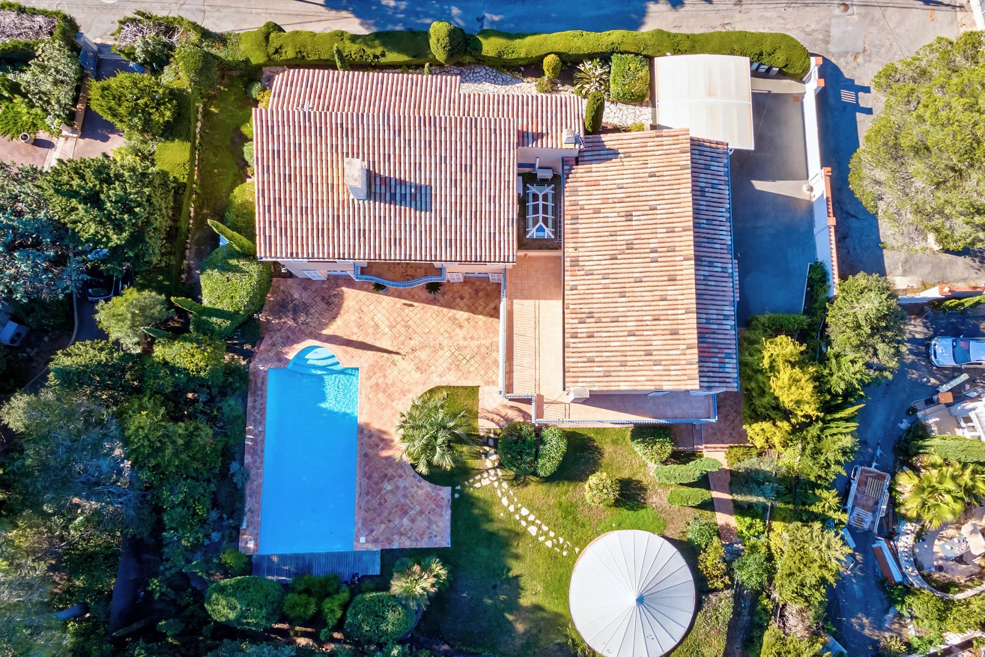 BOULOURIS : Maison provençale de 320 m² avec piscine et vue mer