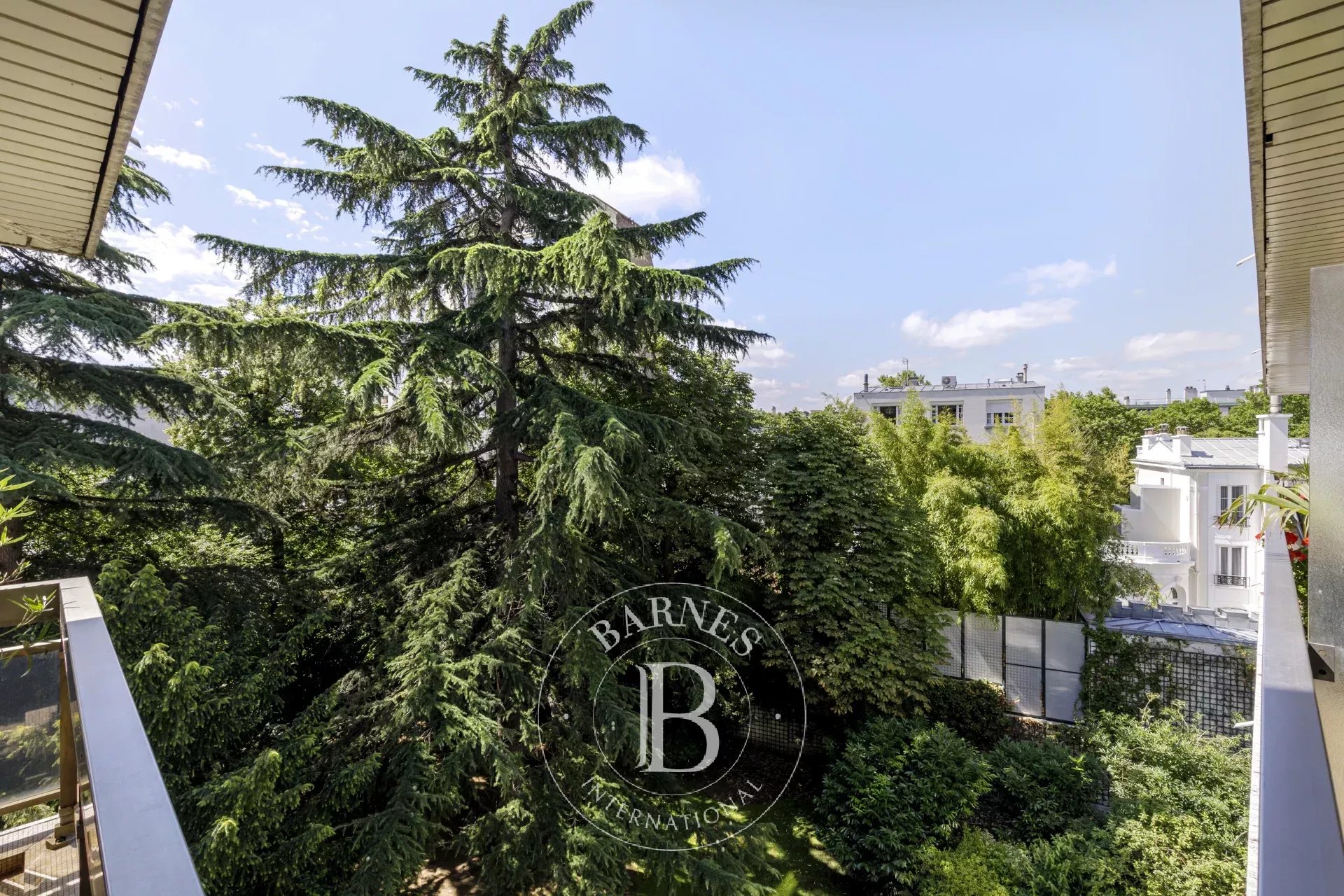 Neuilly - Château - 2 or 3-bedroom apartment - Greenery - Balcony - picture 5