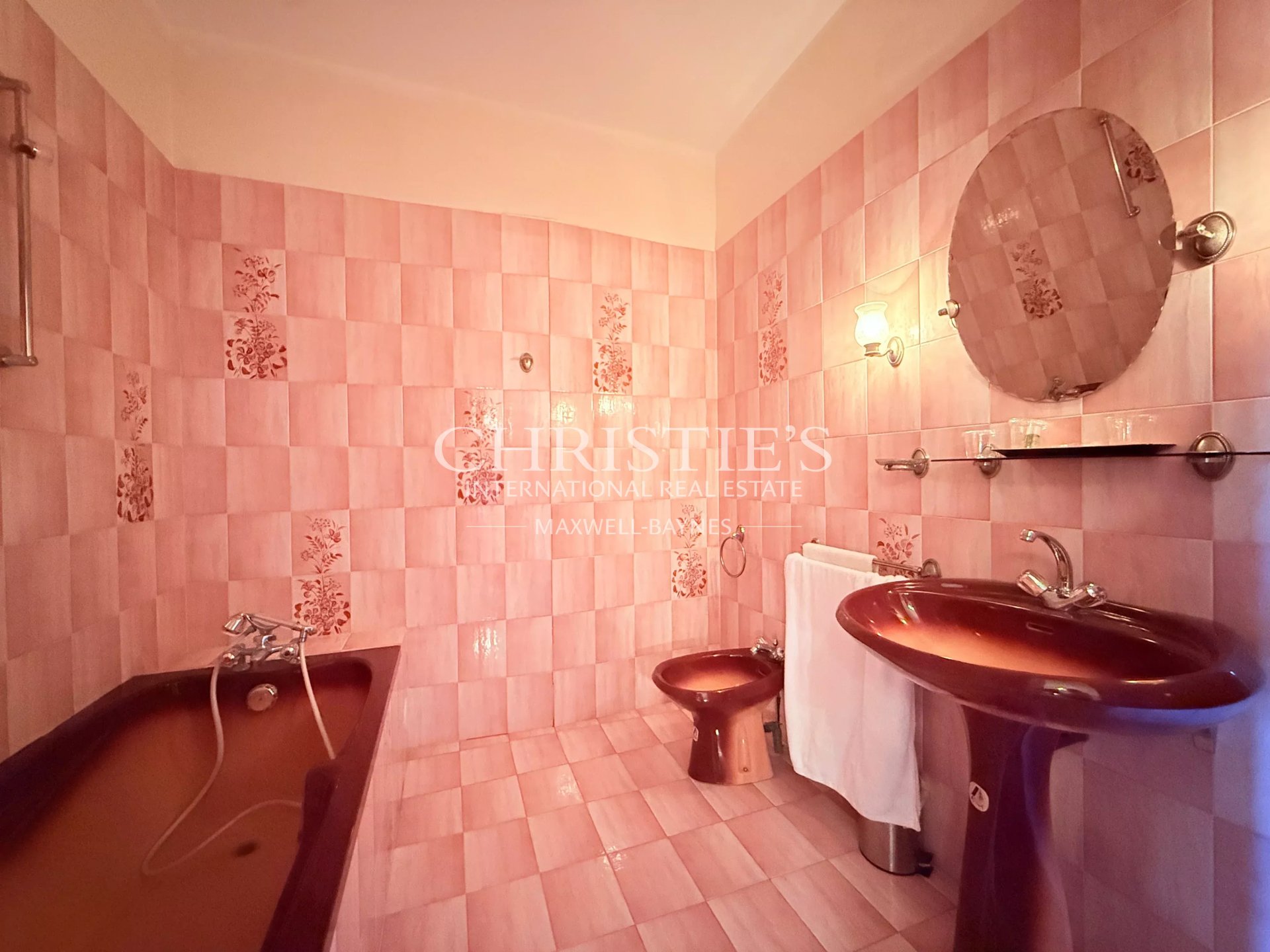 11 Bedroom Villa/Townhouse's Image 24