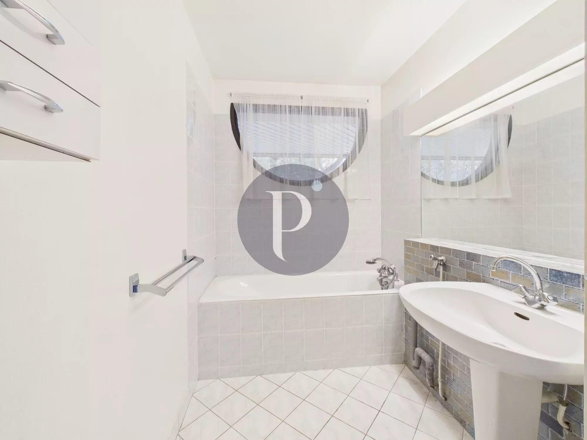 vente-appartement-4-pieces-verrieres-le-buisson-86335311