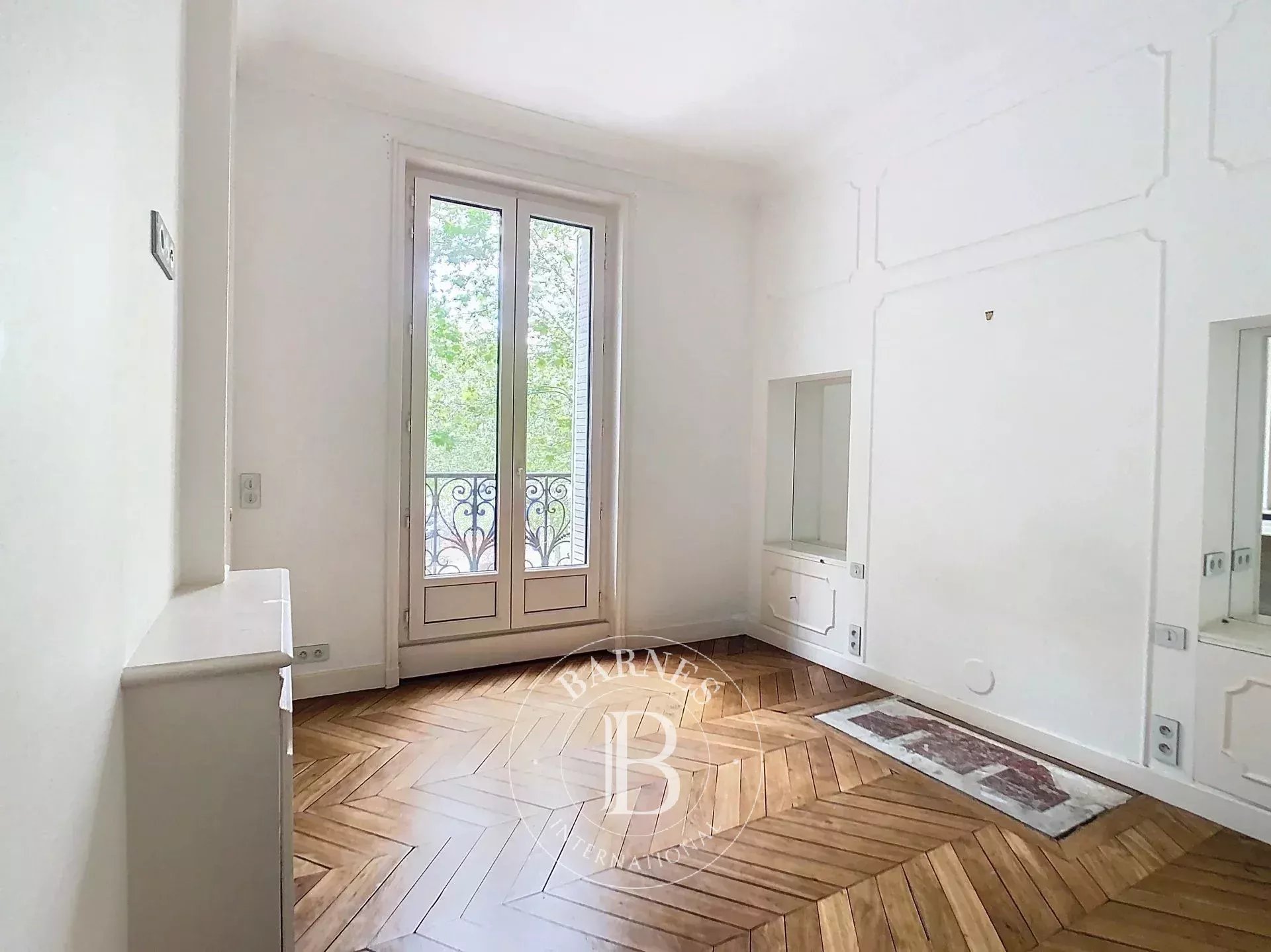 Daire Paris 8ème - picture 5