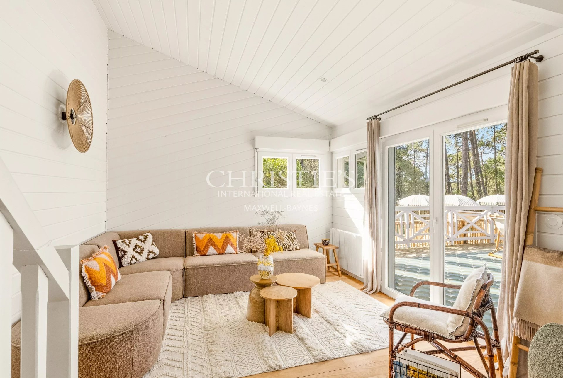 6 Bedroom Villa/Townhouse's Image 3