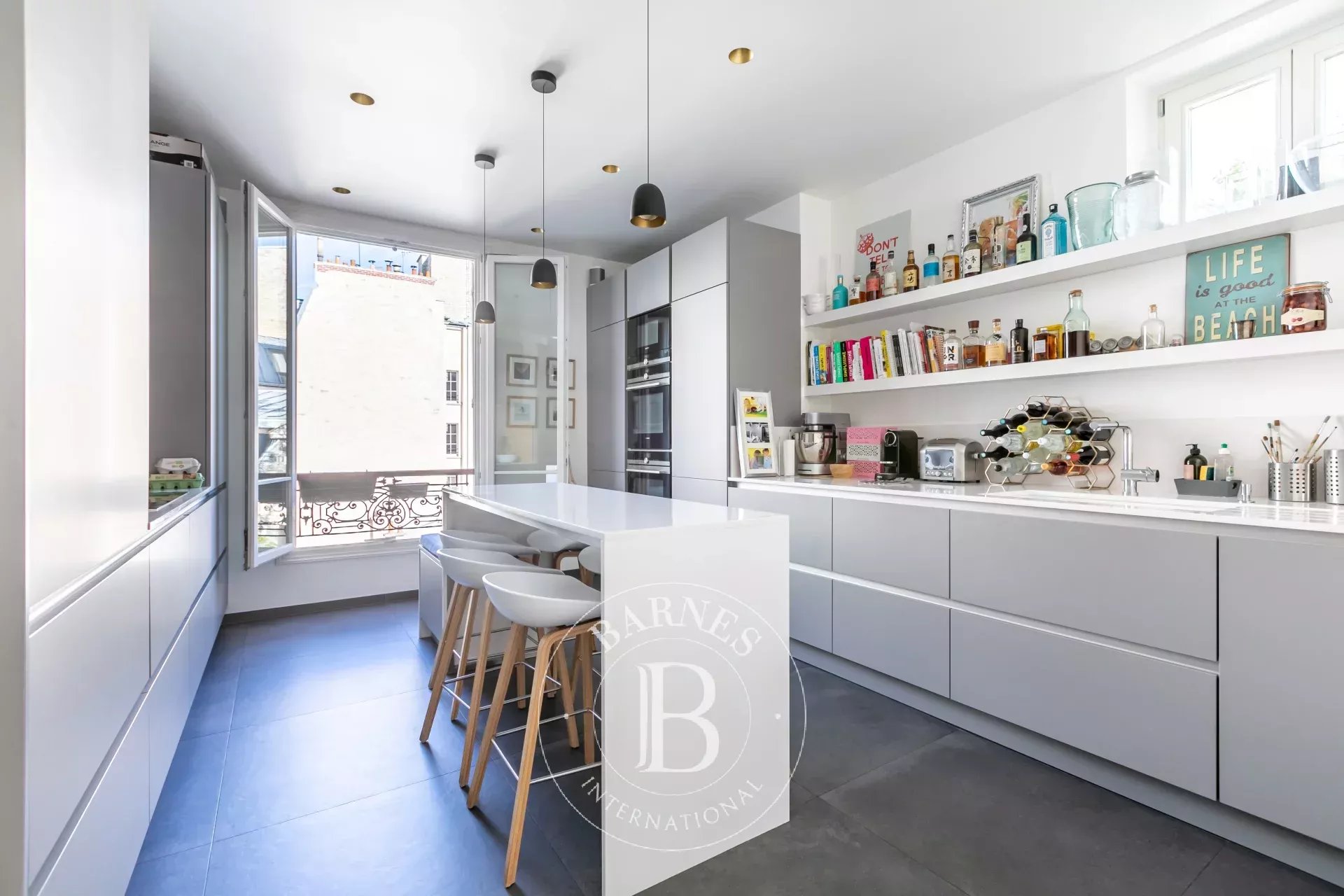 Sole agent: Paris 17 - Ternes Marché Lebon - 4-bedroom apartment - picture 5