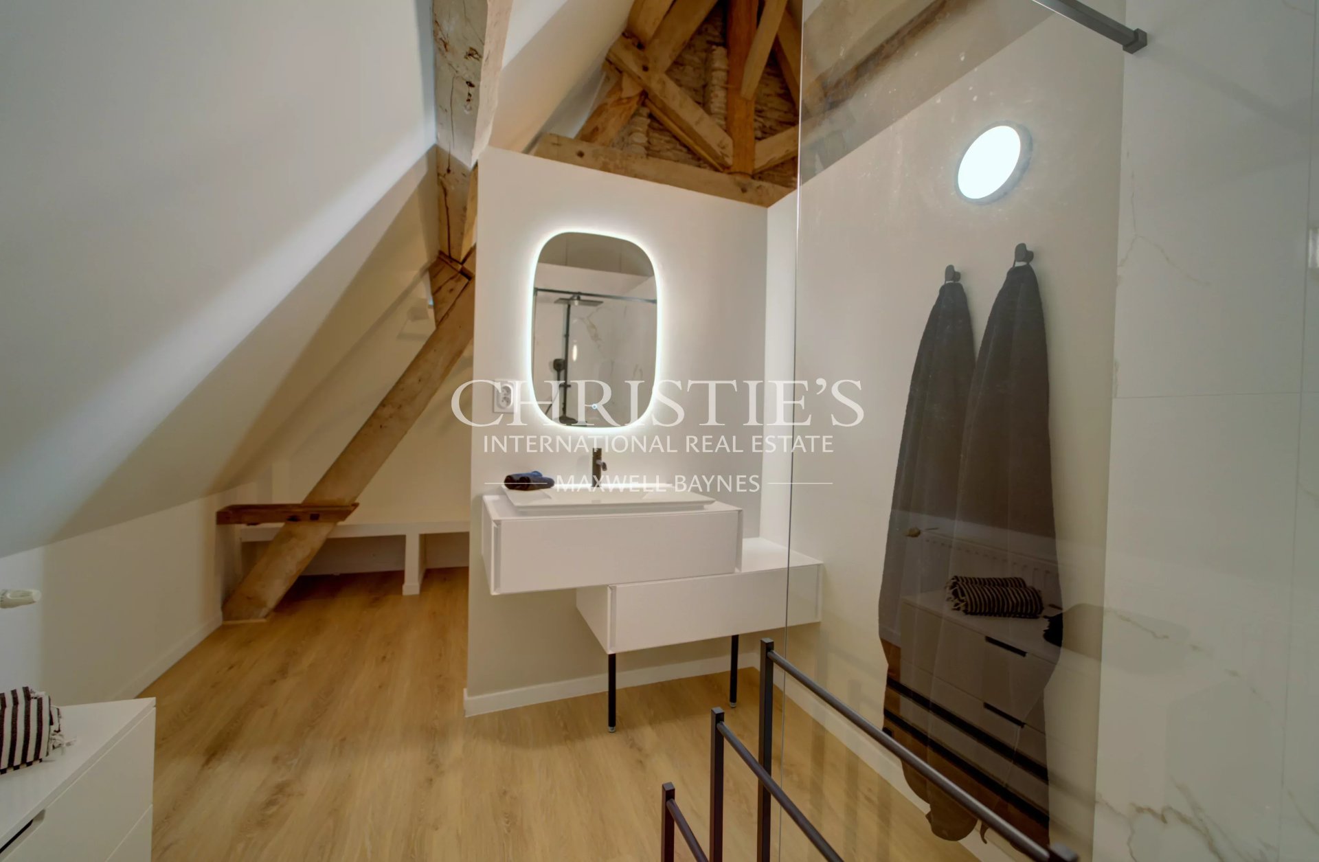 9 Bedroom Chateau's Image 30