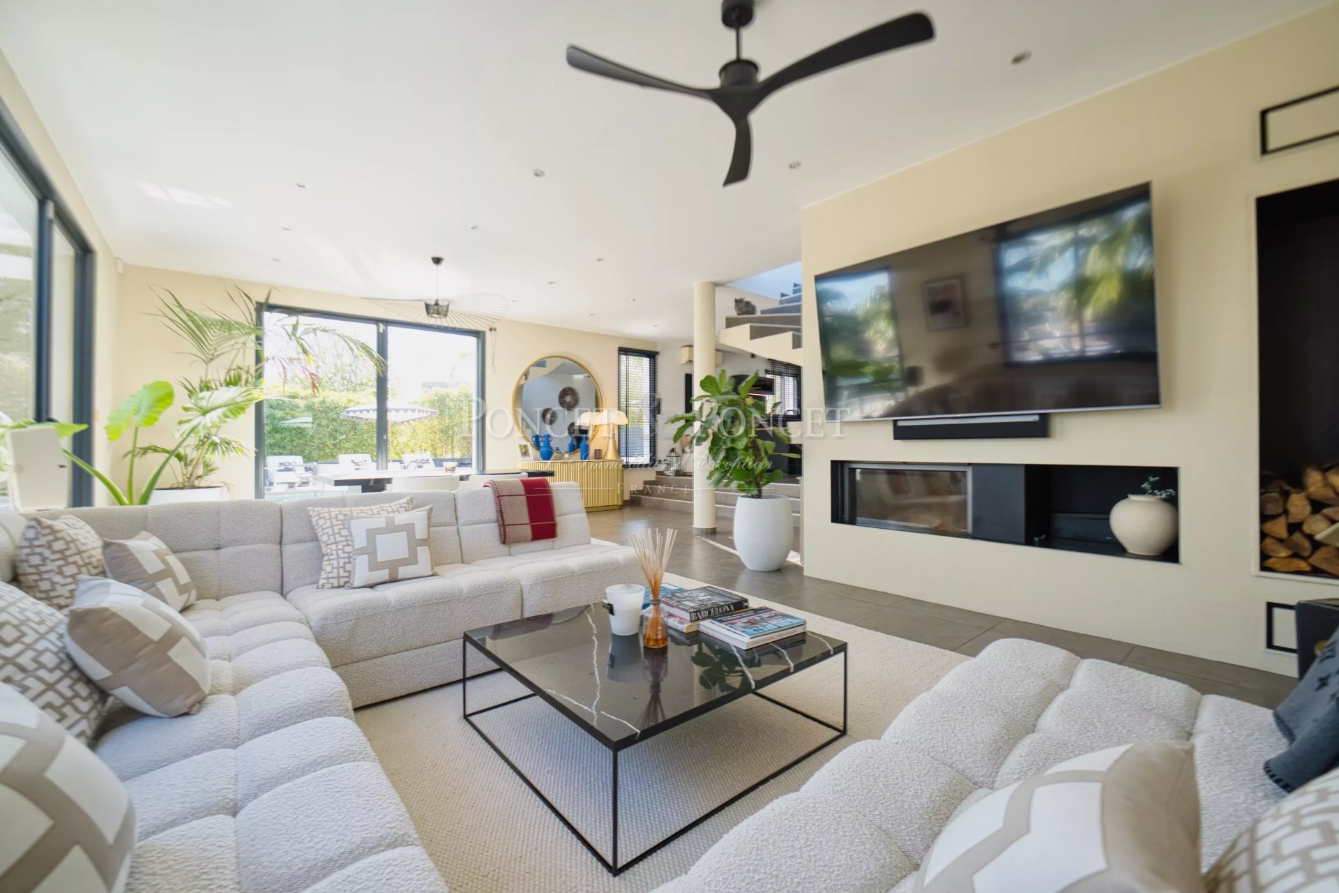 4 Bedroom Villa/Townhouse's Image 7