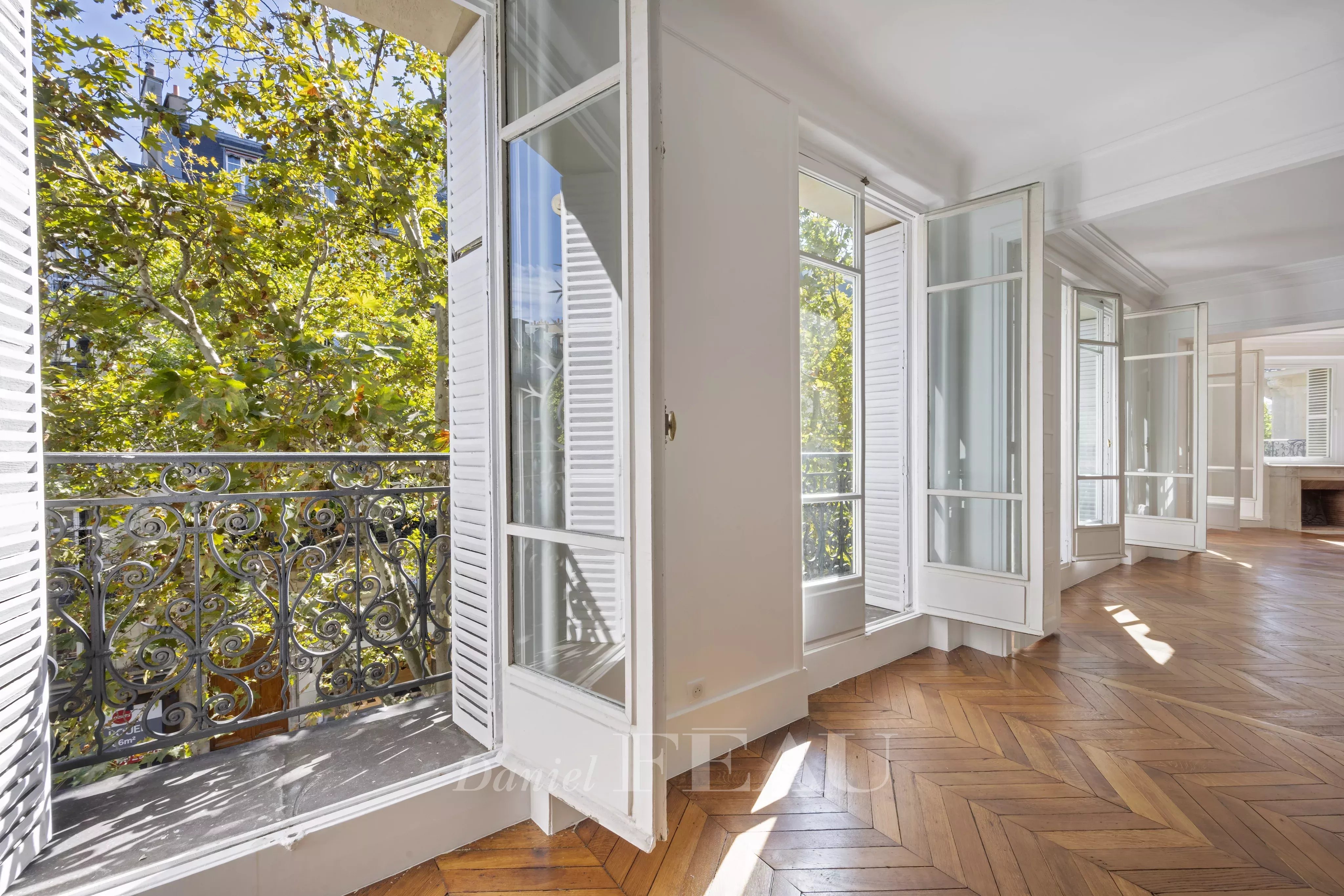 Sale Apartment Paris 16th