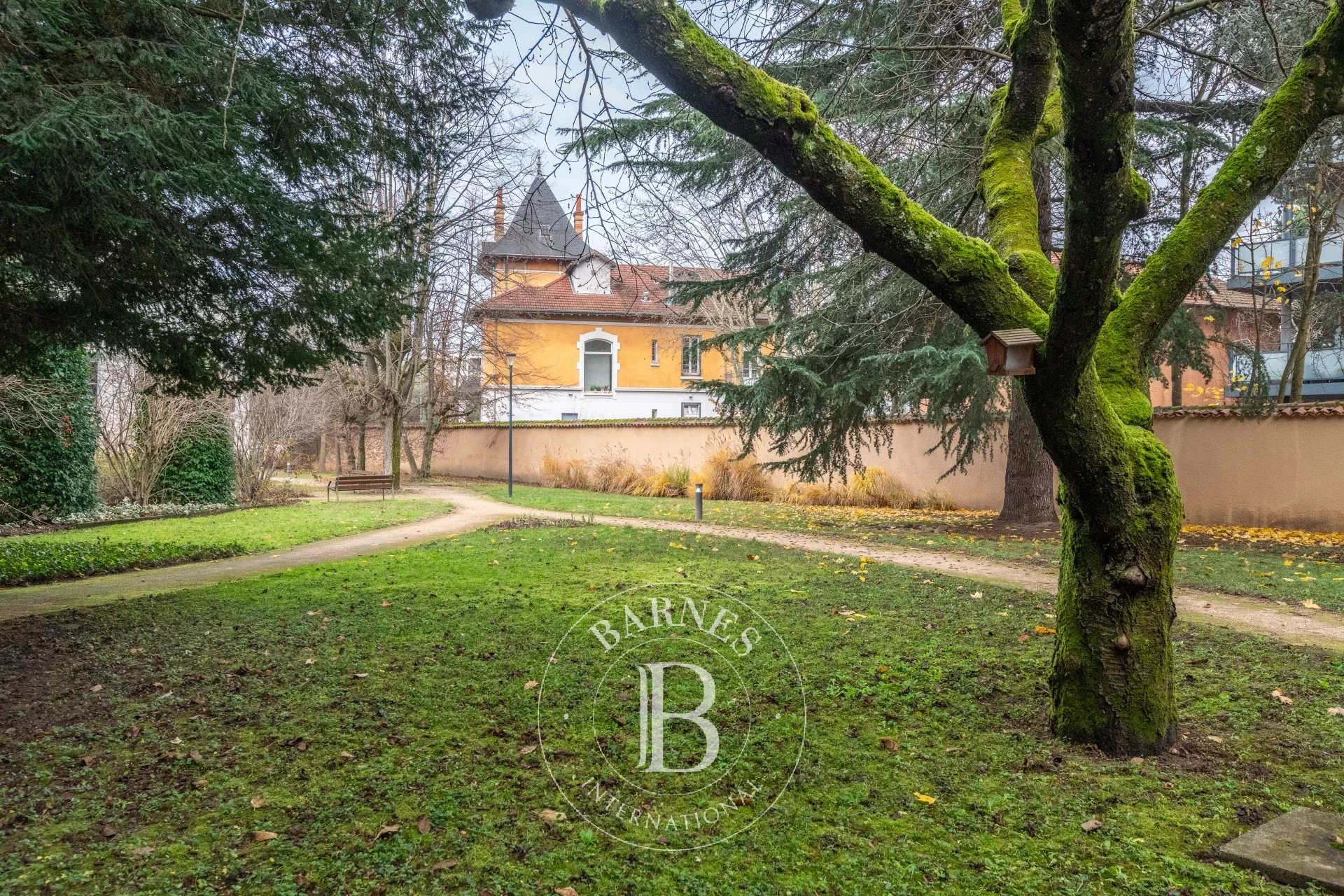 Daire Tassin-la-Demi-Lune - picture 9