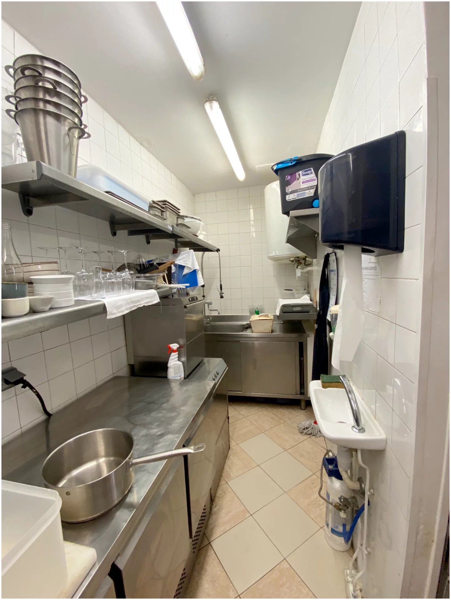Sale Business assets Menton Centre