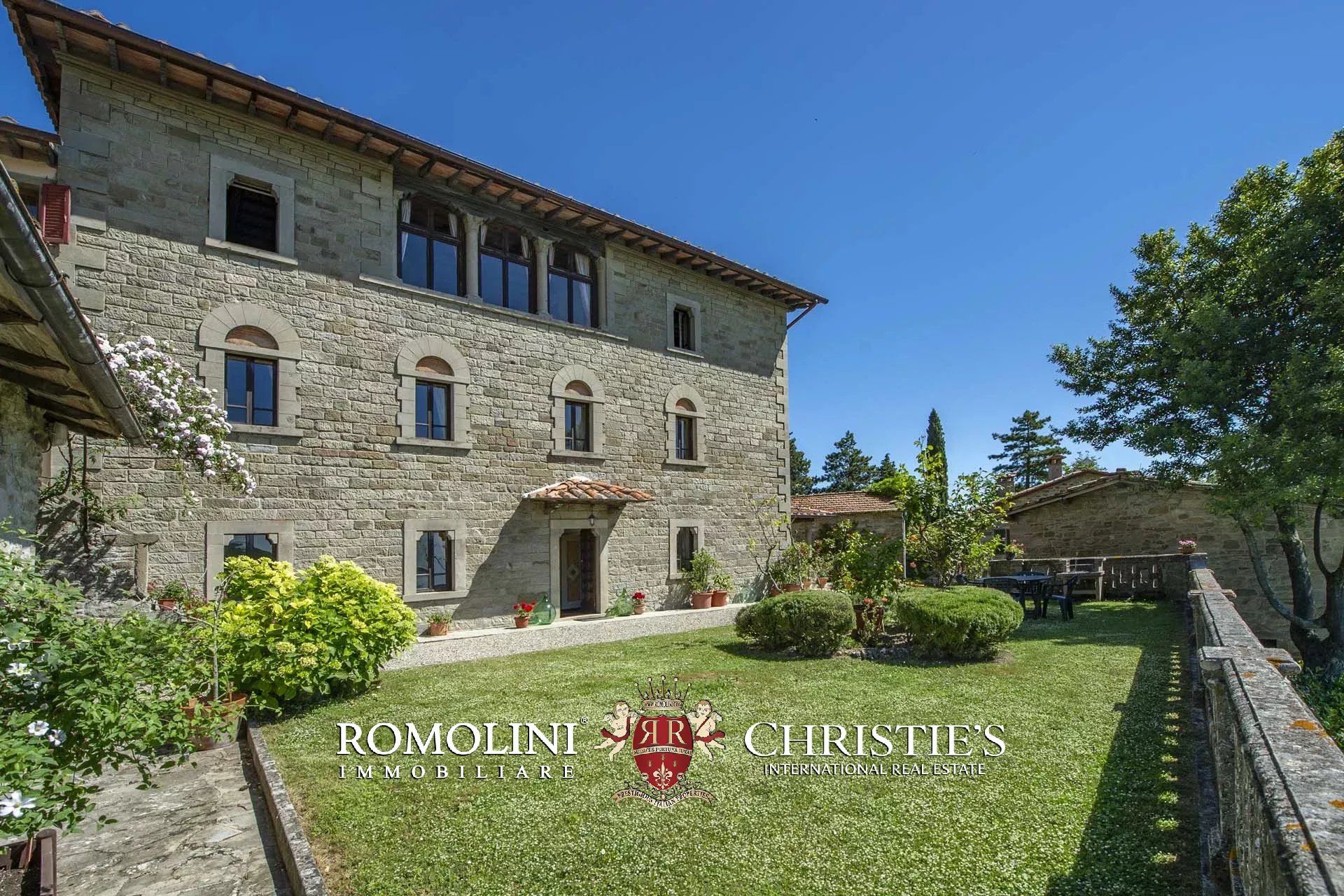 MANOR HOUSE FOR SALE IN CAPRESE MICHELANGELO, TUSCANY