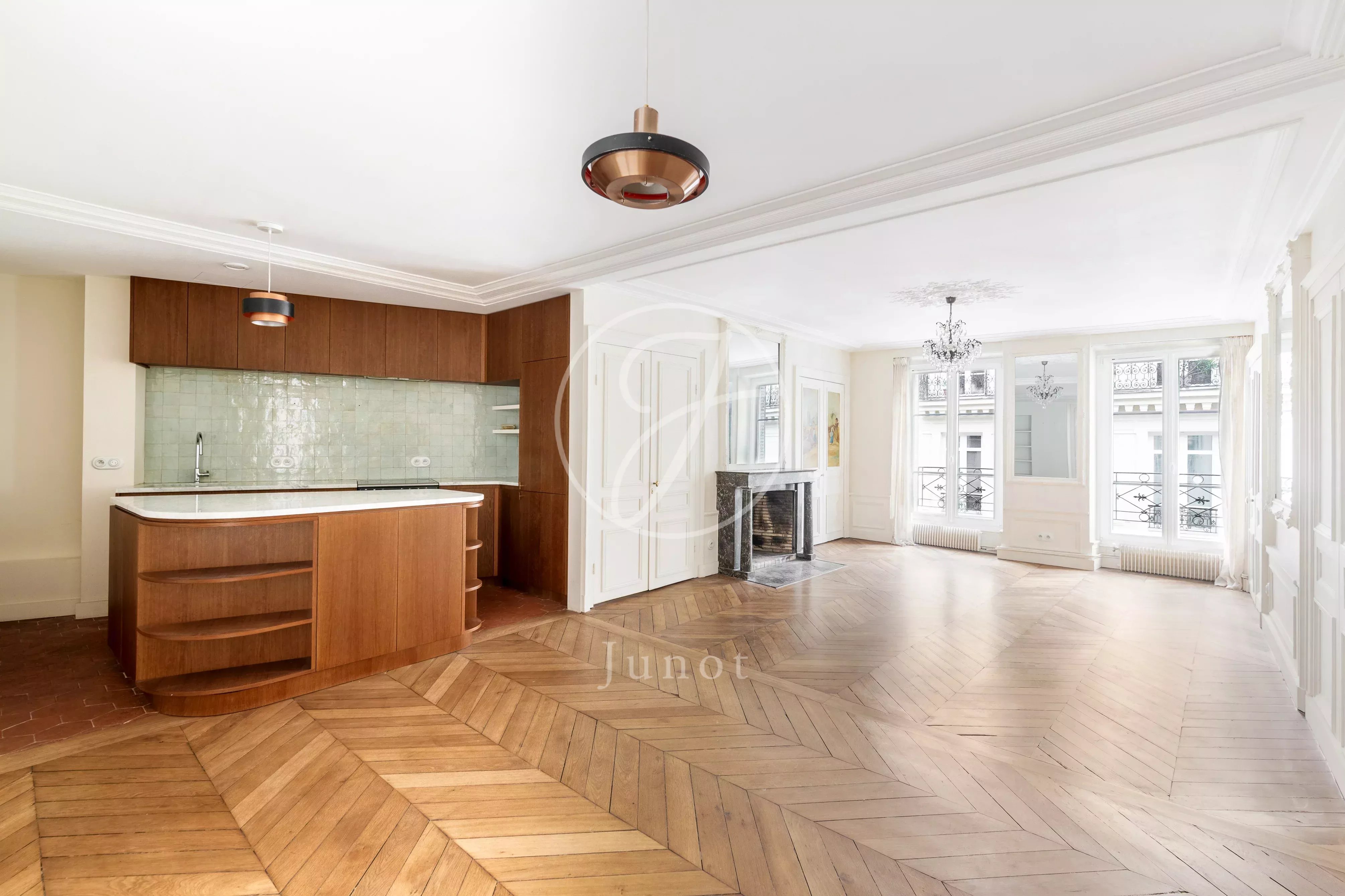 Paris 9e - MONTHOLON / POISSONNIÈRE - Appartement à vendre - 4 pièces - 97,32m² Carrez - 2 chambres.