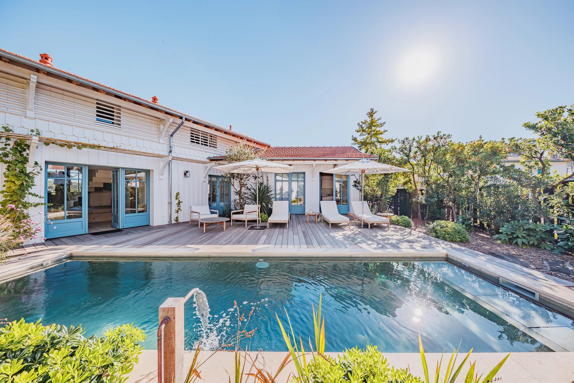 “VILLA DU PORT” – FIRST LINE WITH HEATED POOL AND VIEW OVER THE PORT OF PIRAILLAN – CAP FERRET PENINSULA – SLEEPS 12 GUESTS - picture 1