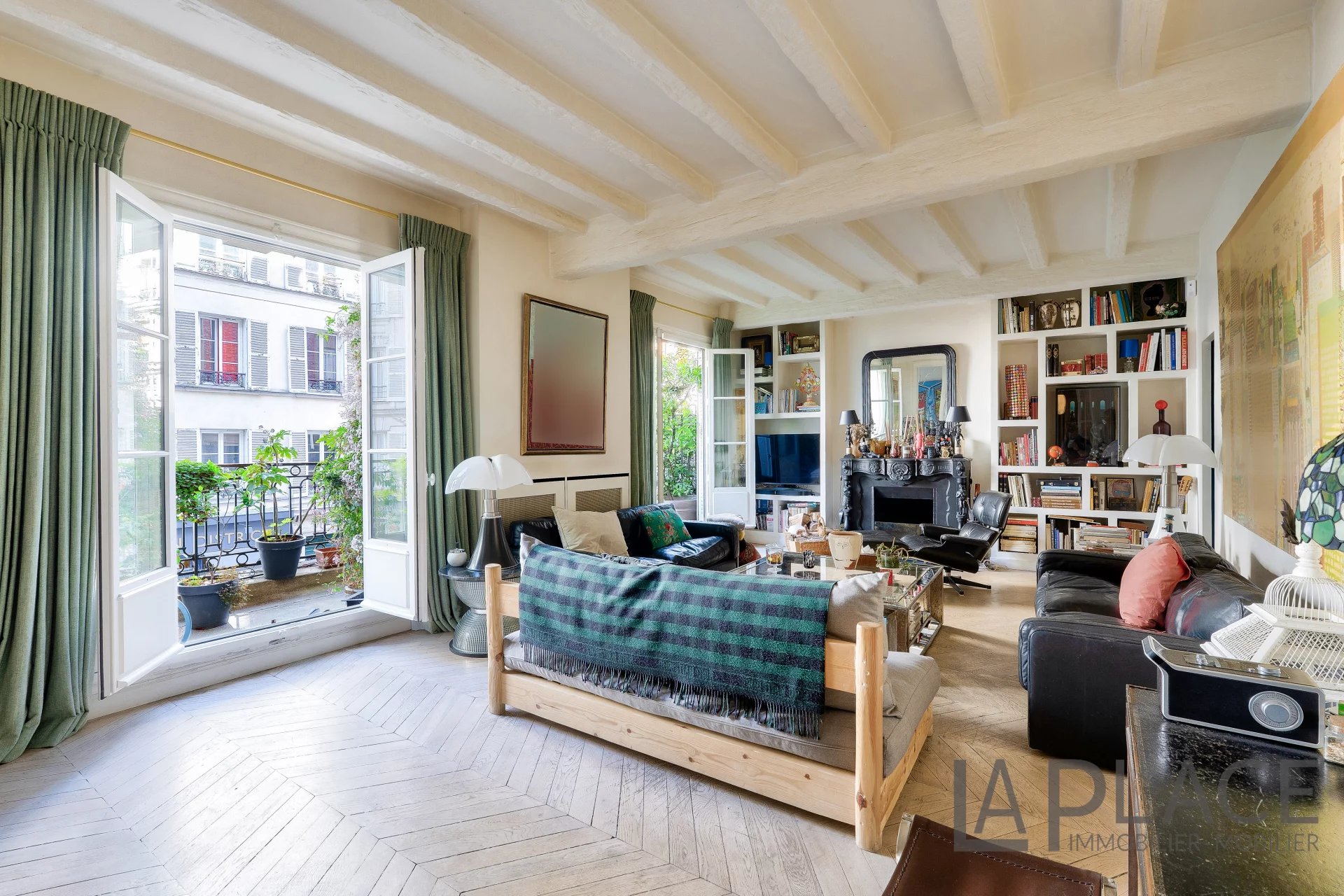 Élégant appartement familial avec terrasse et beaux volumes
