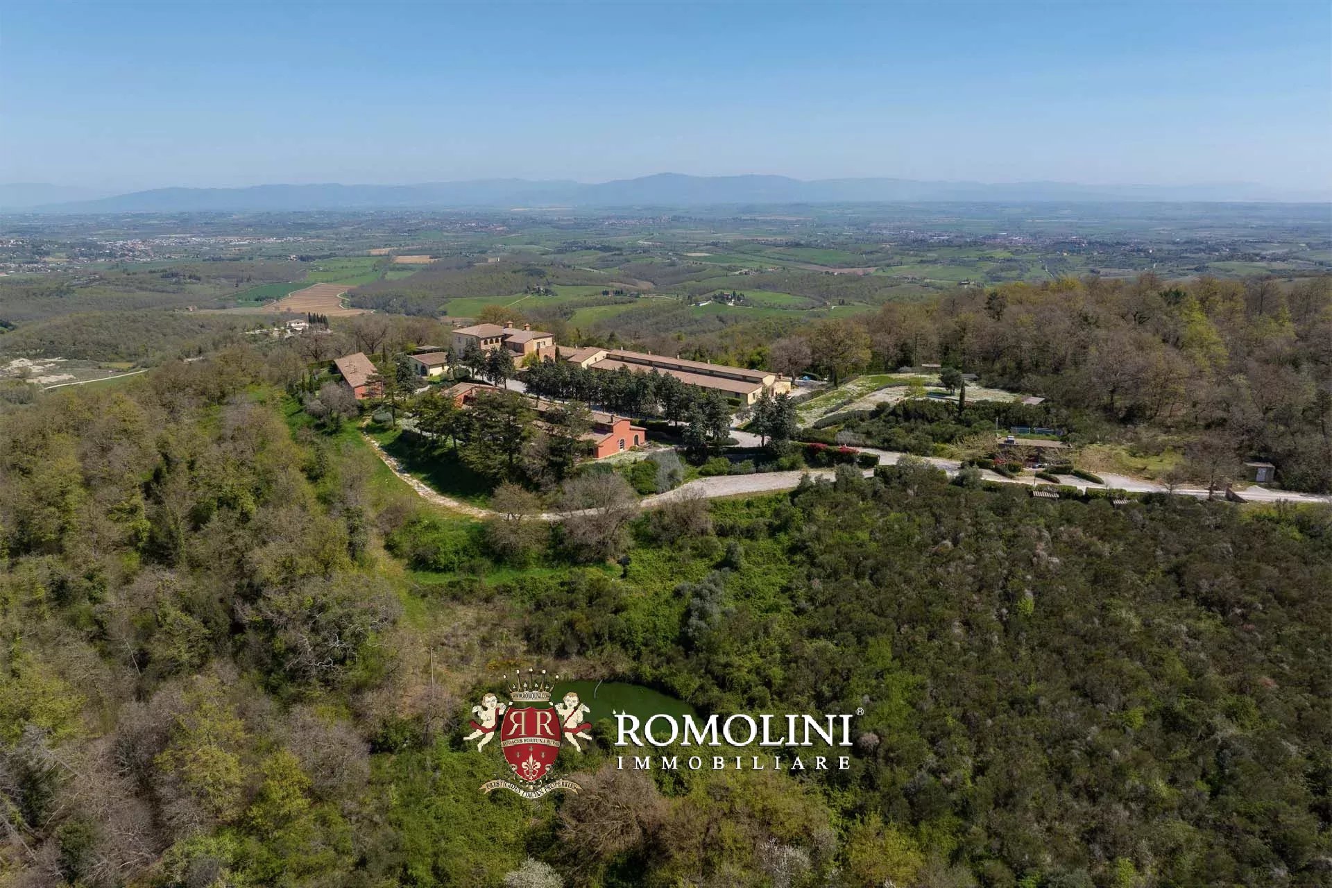 LUXUSANLAGE MIT 19 WOHNUNGEN IN DER TOSKANA, VAL D'ORCIA
