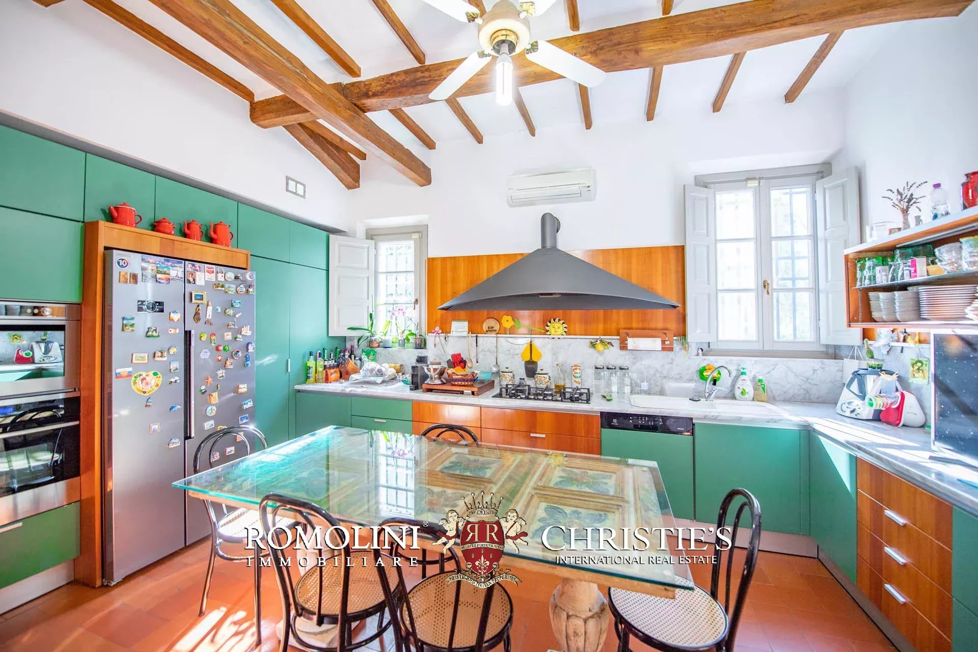 9 Bedroom Chateau's Image 42