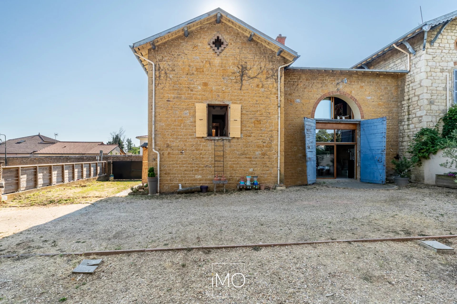 Maison familiale de 255 m² à Chasselay 69380