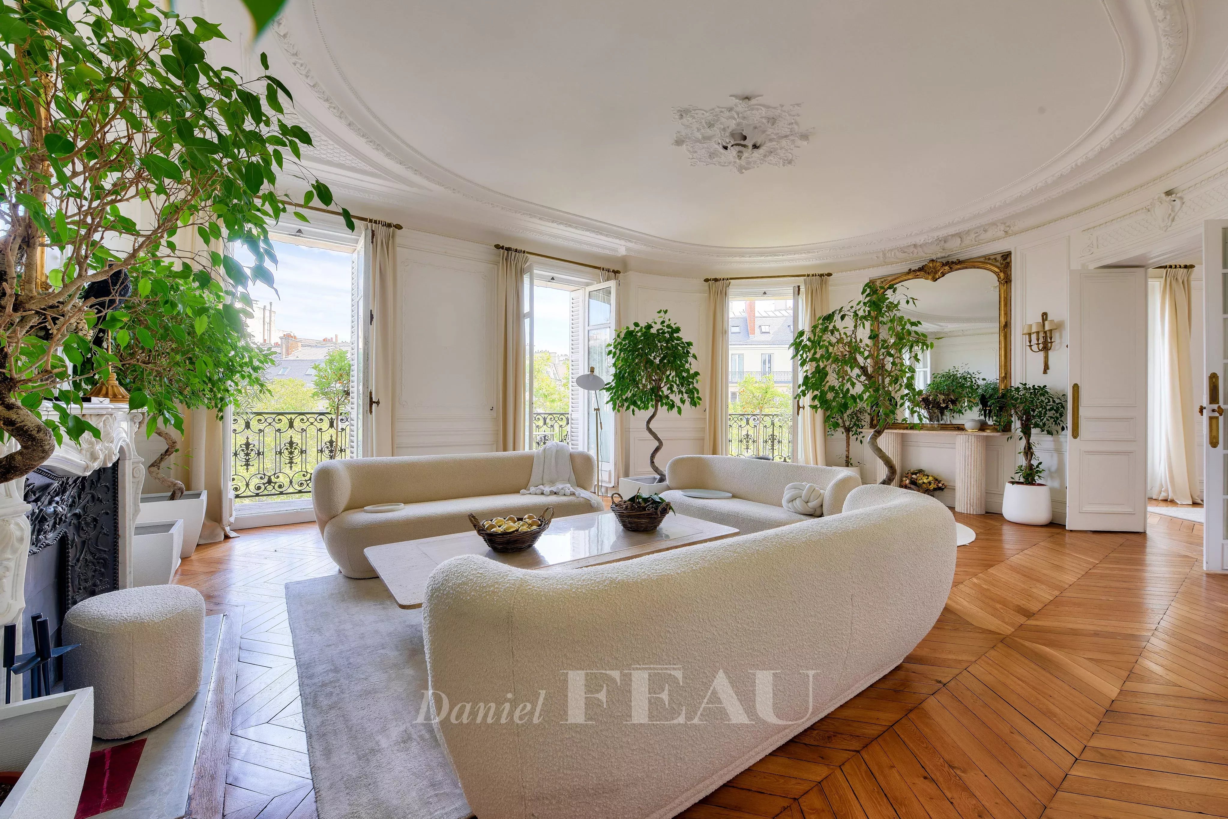 Location Appartement Paris 8ème