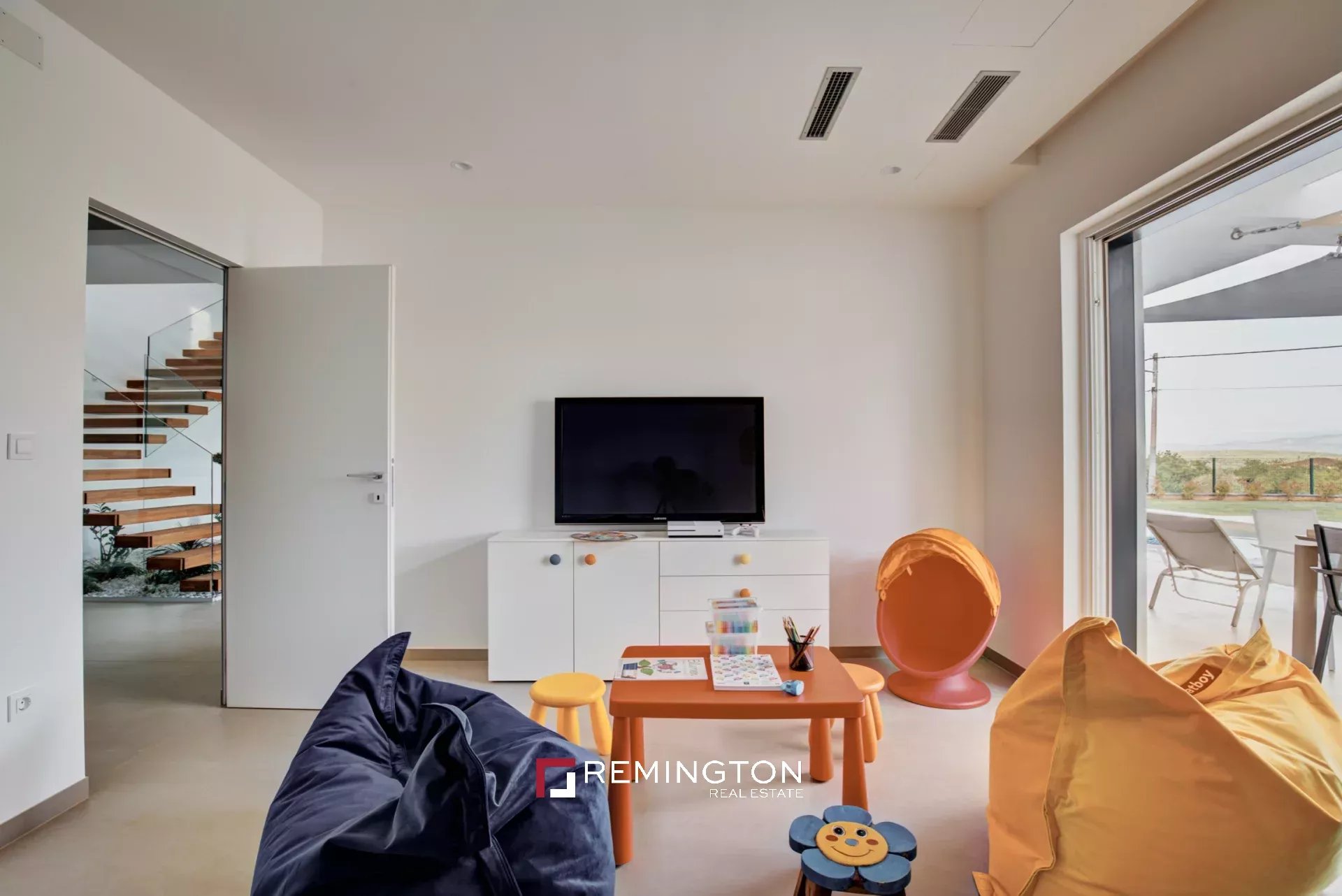 4 Bedroom Villa/Townhouse's Image 3