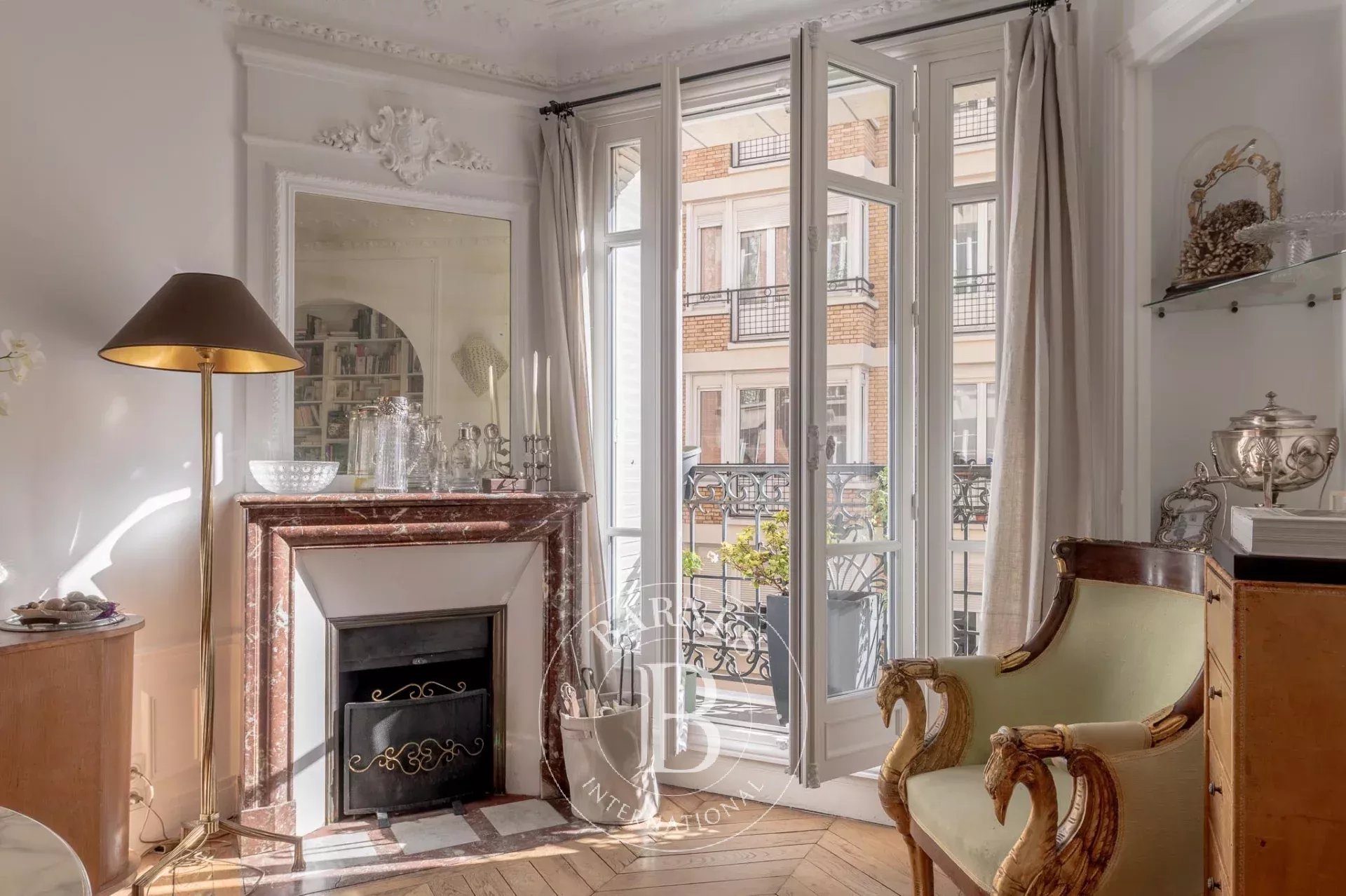 Paris 14 - 14th arrondissement town hall - Period charm - 1-bed